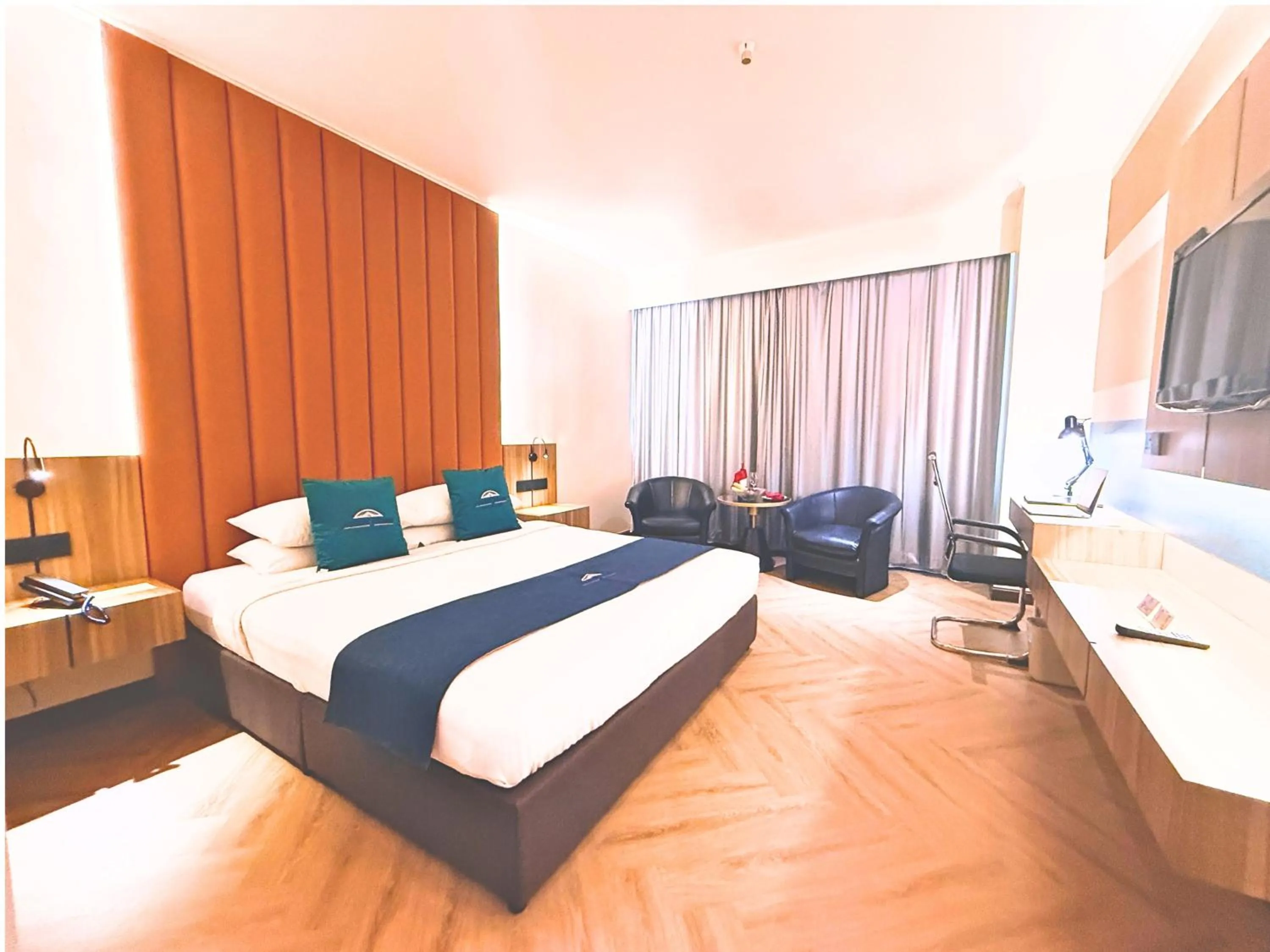 Bed in Howard Johnson by Wyndham Kota Kinabalu City Centre, formerly Hotel Shangri-La Kota Kinabalu