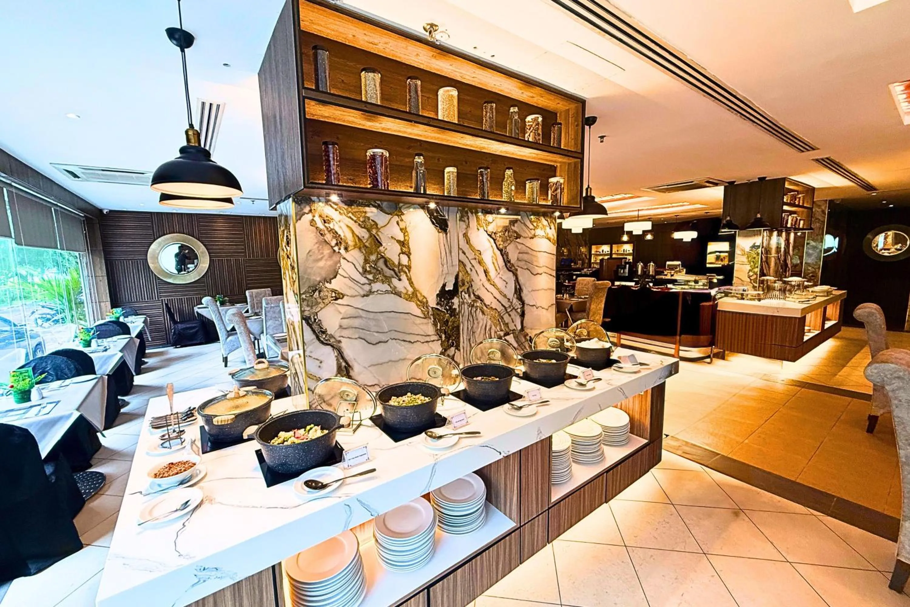 Restaurant/places to eat in Howard Johnson by Wyndham Kota Kinabalu City Centre, formerly Hotel Shangri-La Kota Kinabalu