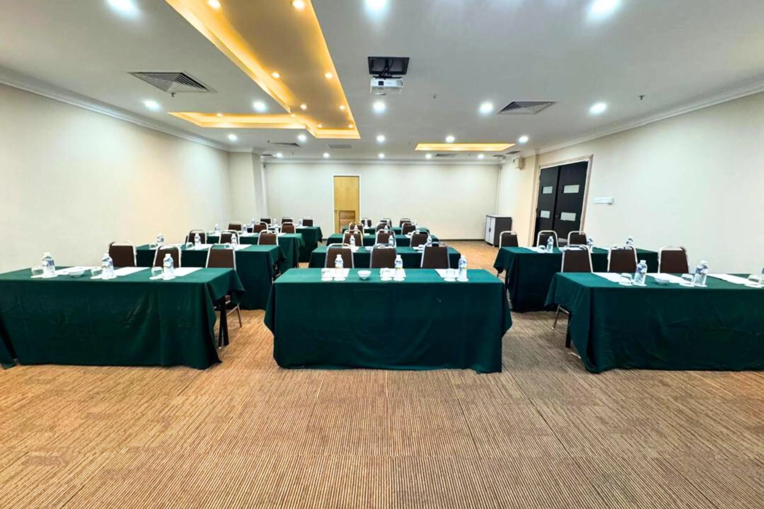 Meeting/conference room in Hotel Shangri-la Kota Kinabalu