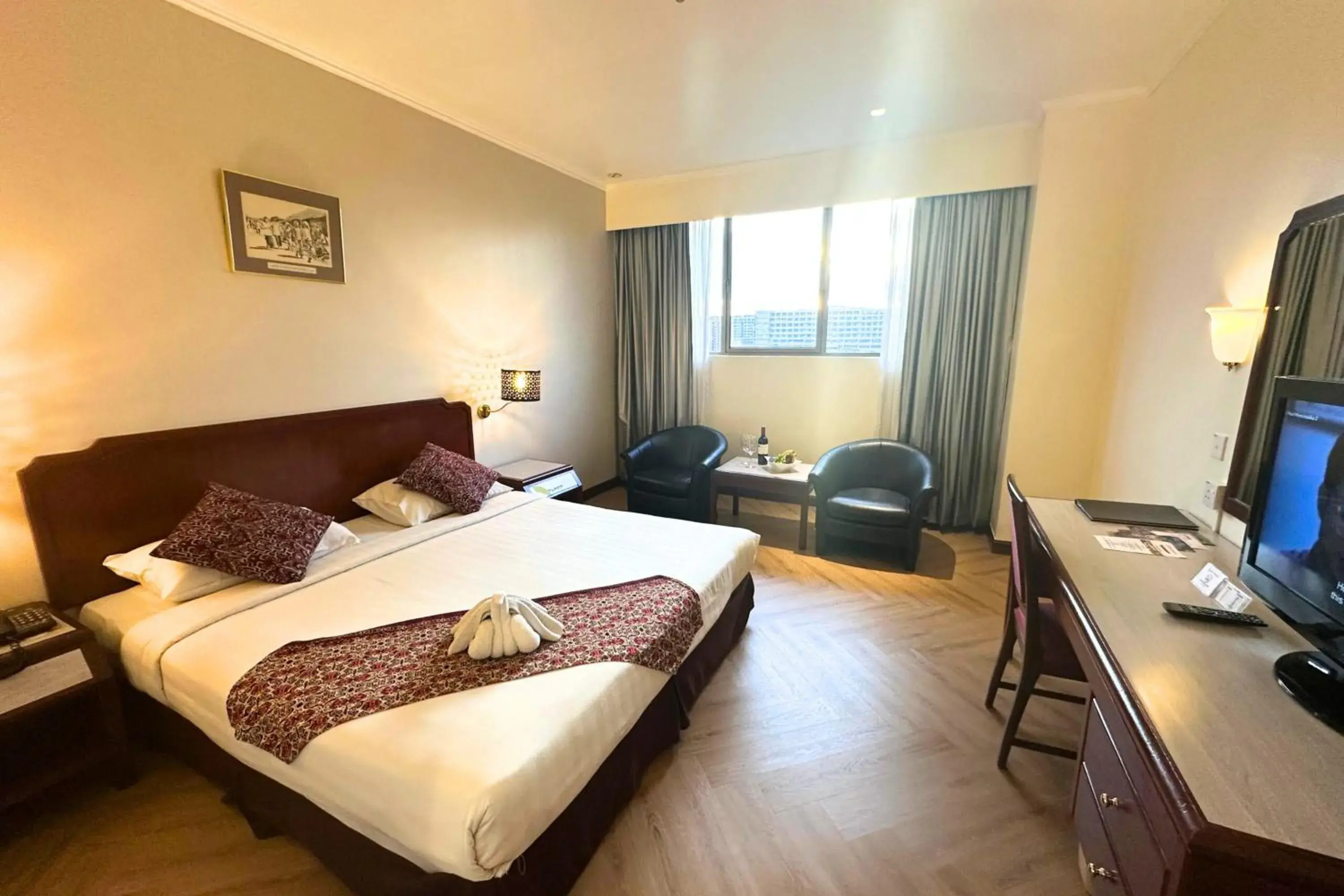 Standard King Room in Hotel Shangri-la Kota Kinabalu Standard King Room in Hotel Shangri-la Kota Kinabalu