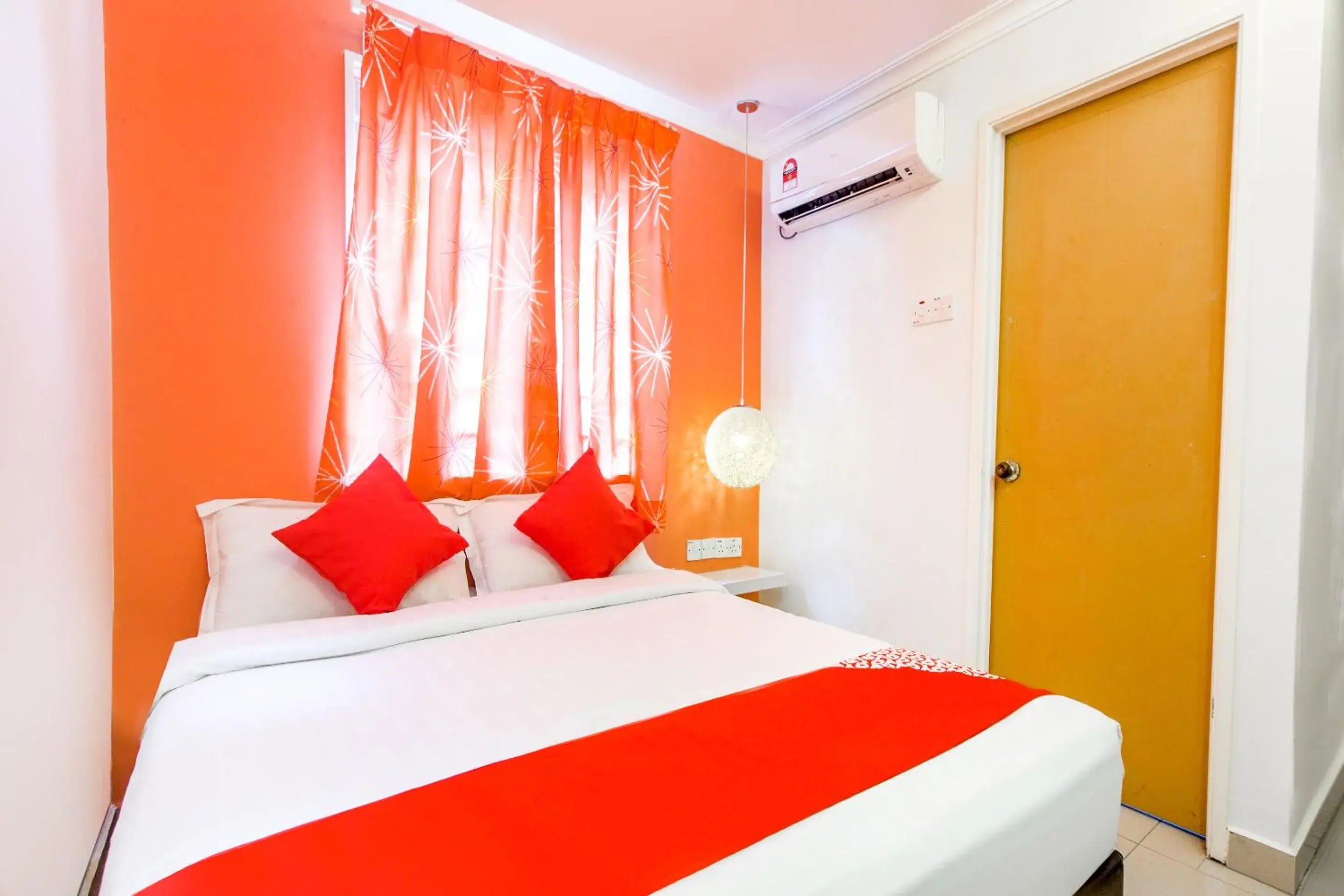 Bedroom, Bed in OYO 761 City Hotel Bedroom, Bed in OYO 761 City Hotel