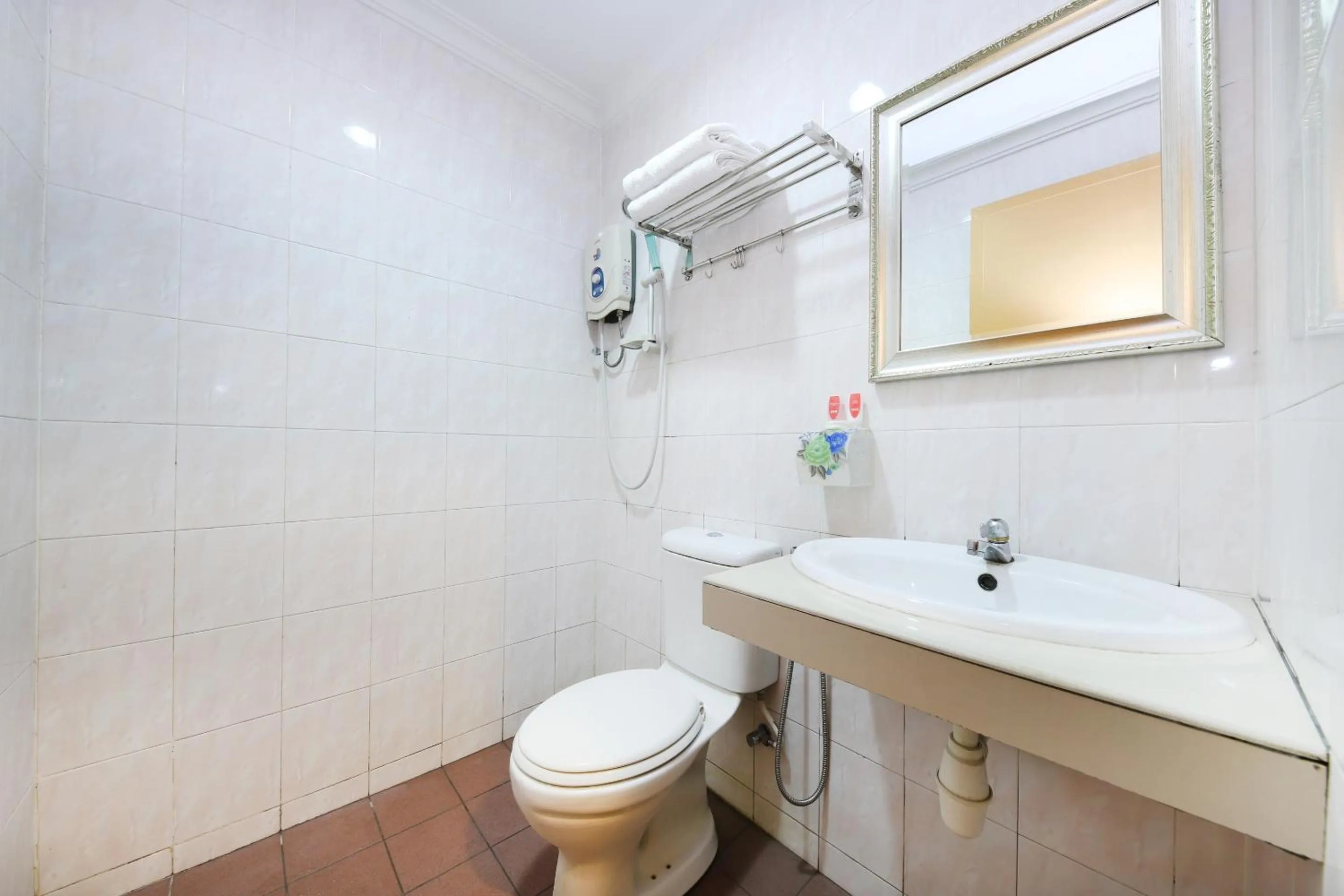 Bathroom in OYO 761 City Hotel