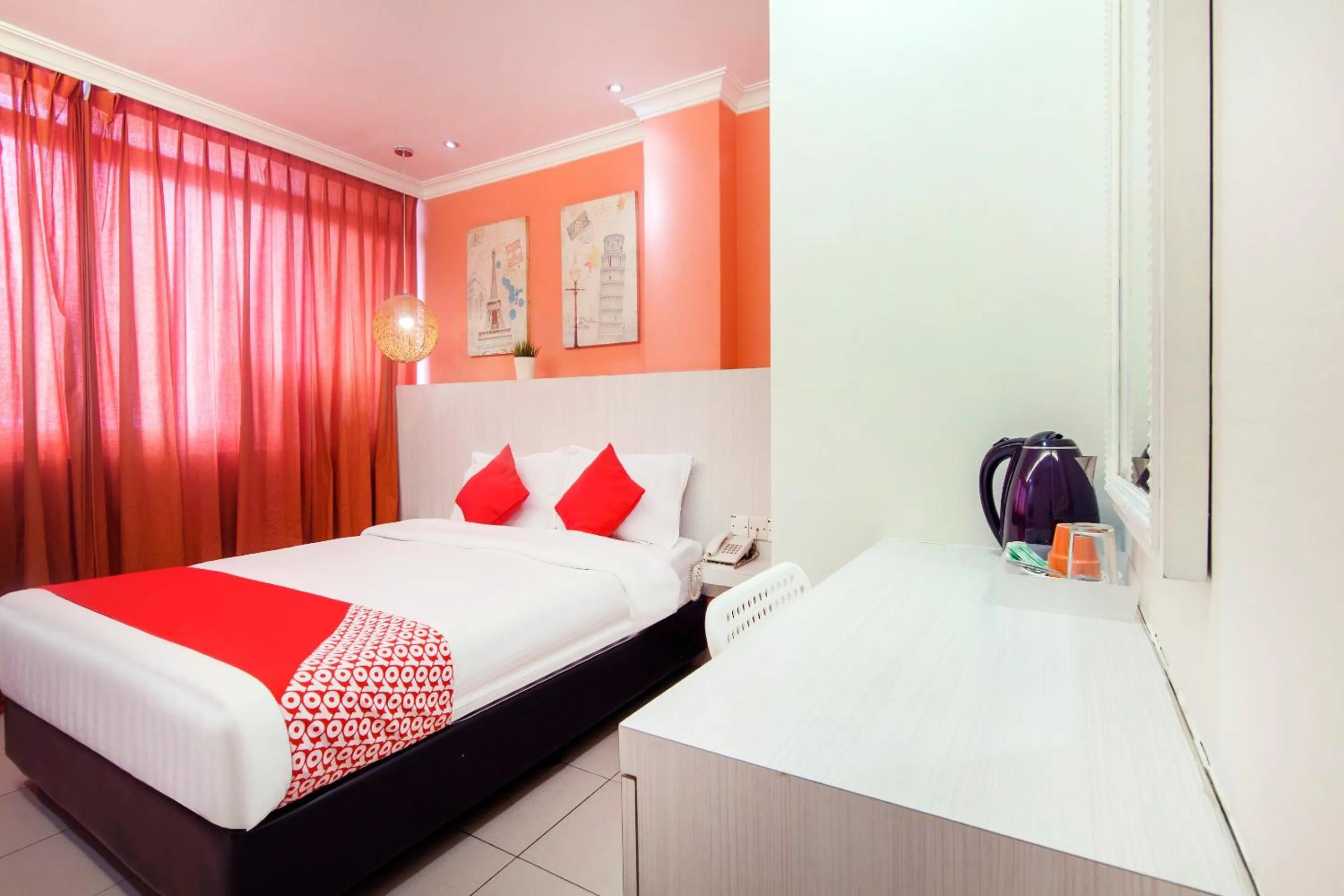 Bedroom, Bed in OYO 761 City Hotel