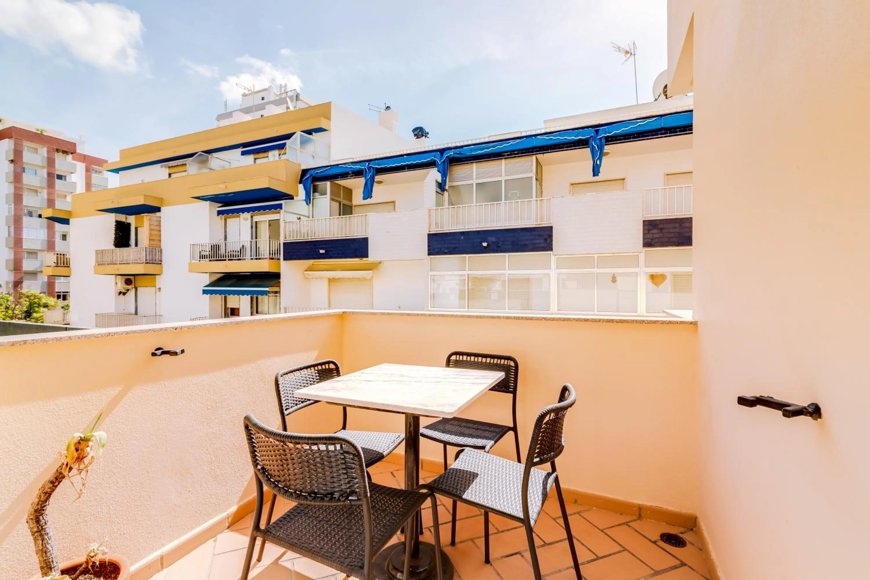 Balcony/Terrace in AL- Apartamentos Novos Vista Mar