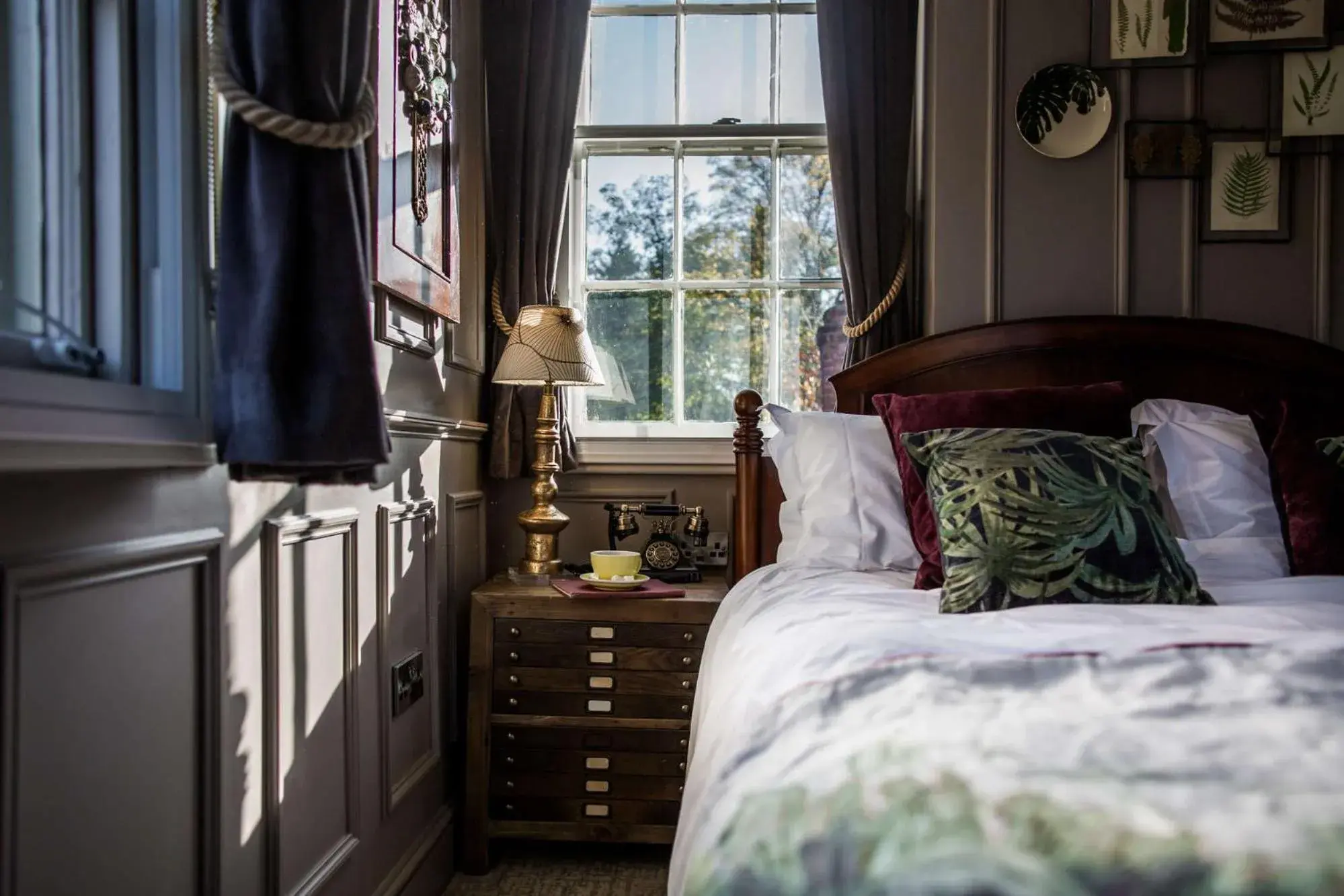 Bedroom, Bed in Hand and Spear Bedroom, Bed in Hand and Spear