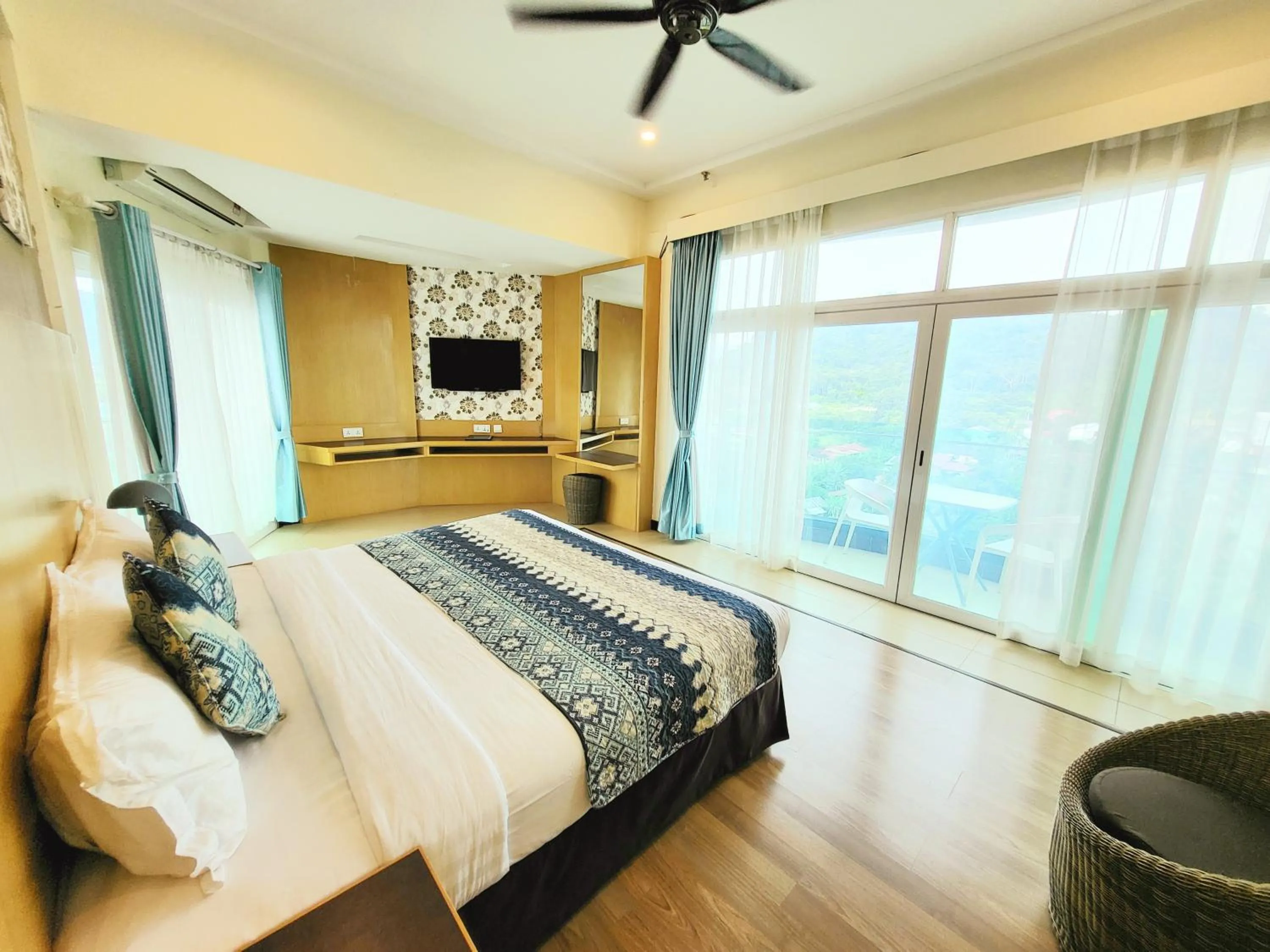 Bed in Langkawi Seaview Hotel