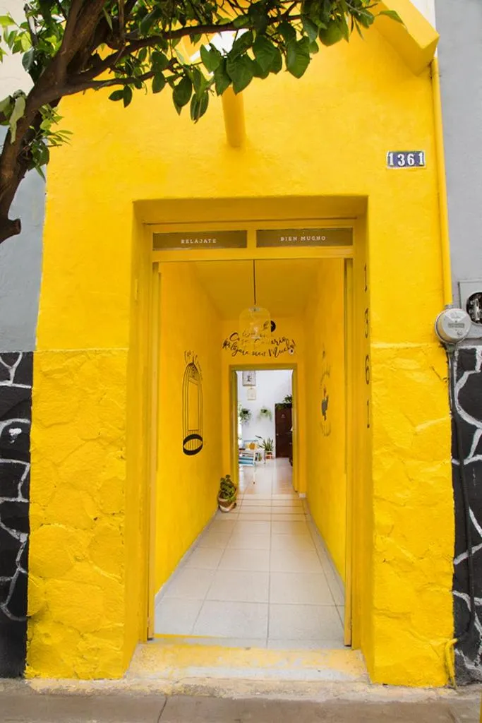 Facade/entrance in Casa Canario Hostel