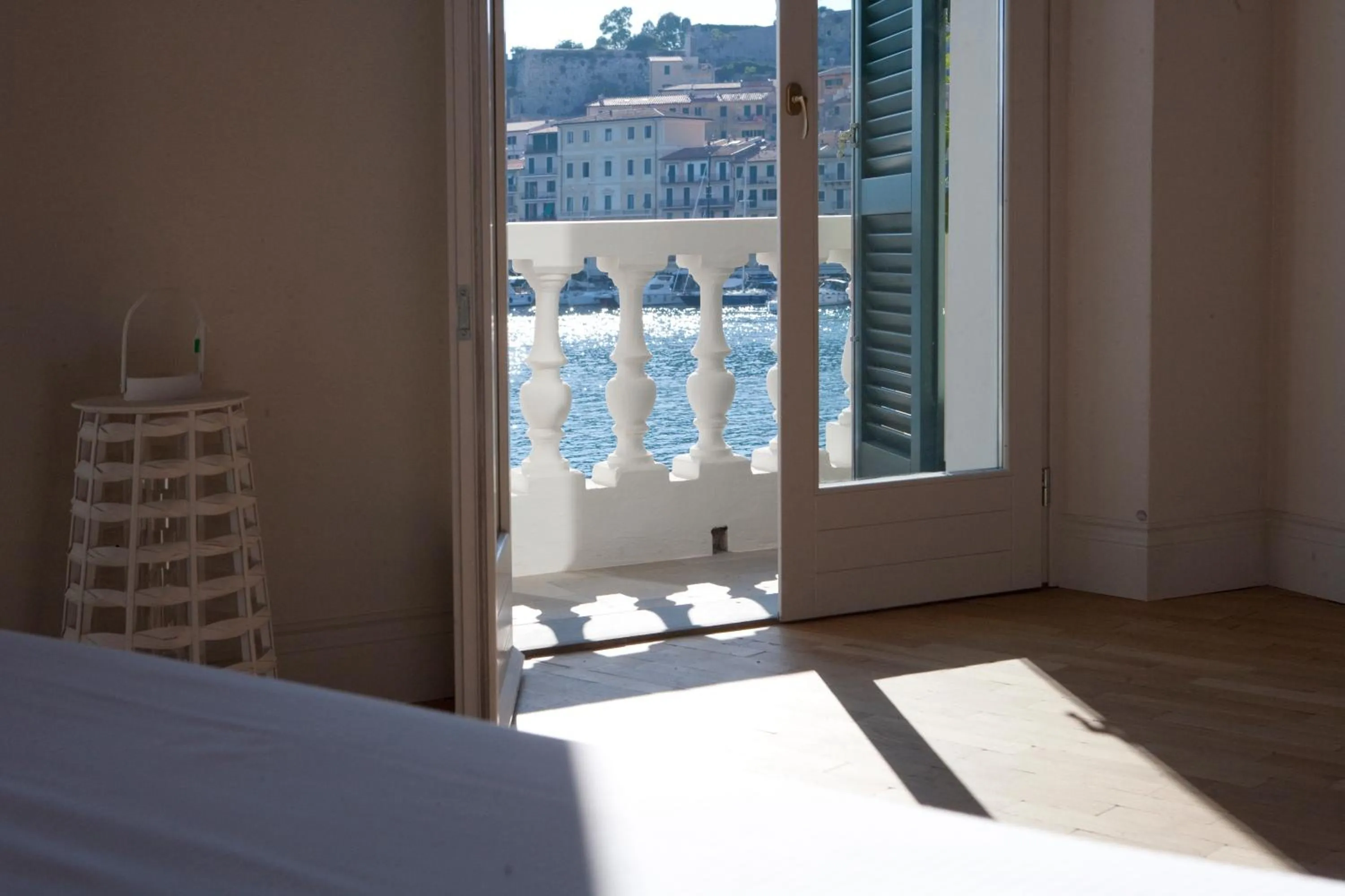Sea view, Bed in Porto Sole Rooms