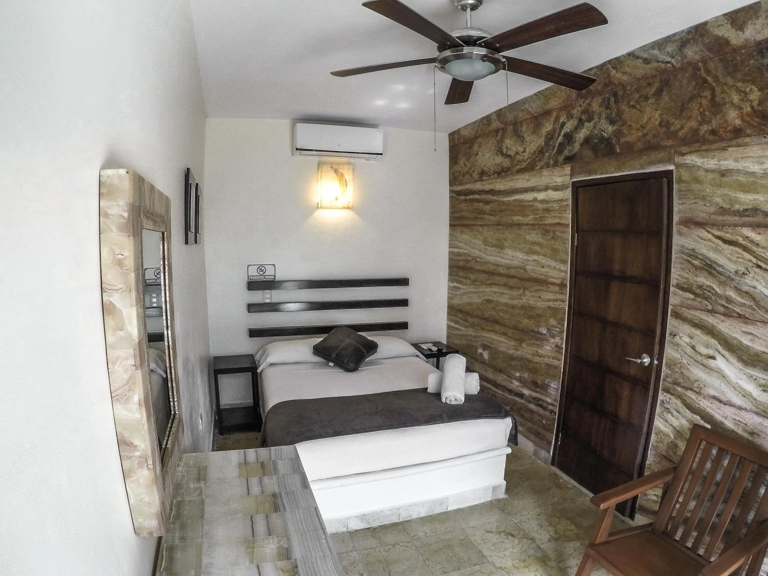 Budget Double Room in La Casa de las Lunas