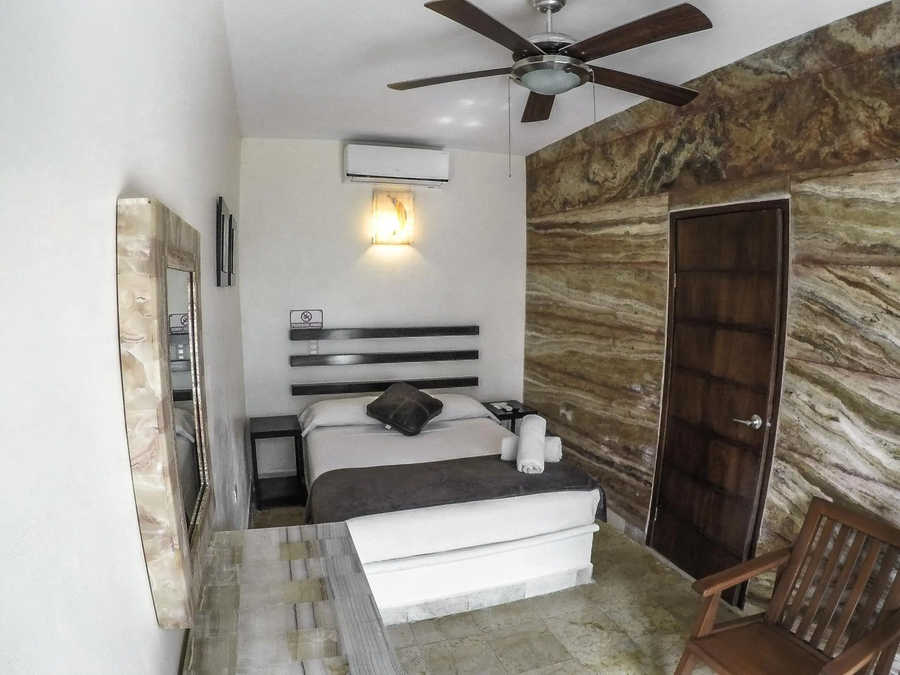 Budget Double Room in La Casa de las Lunas Budget Double Room in La Casa de las Lunas