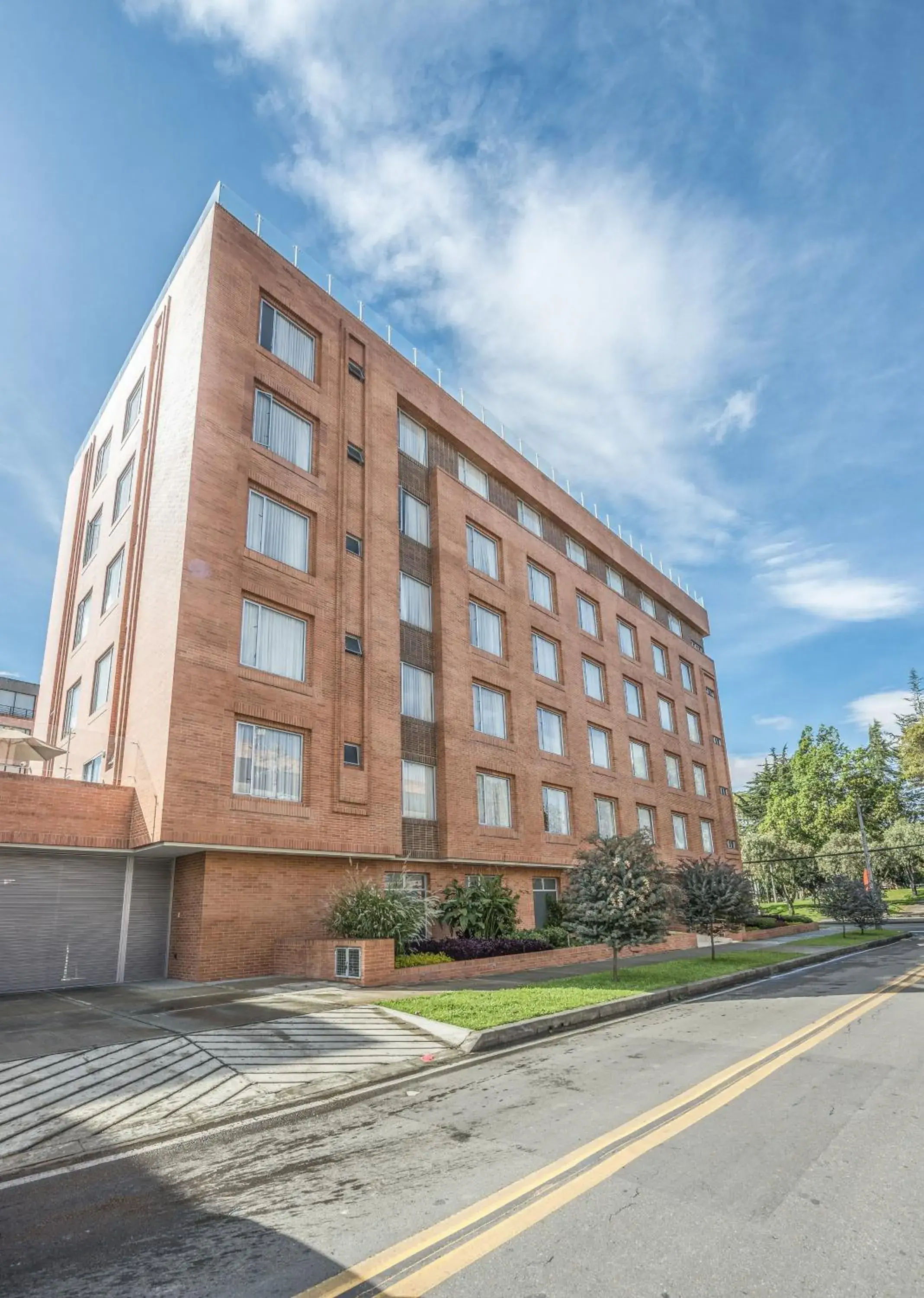 Facade/entrance in Hotel Plaza Suites Facade/entrance in Hotel Plaza Suites