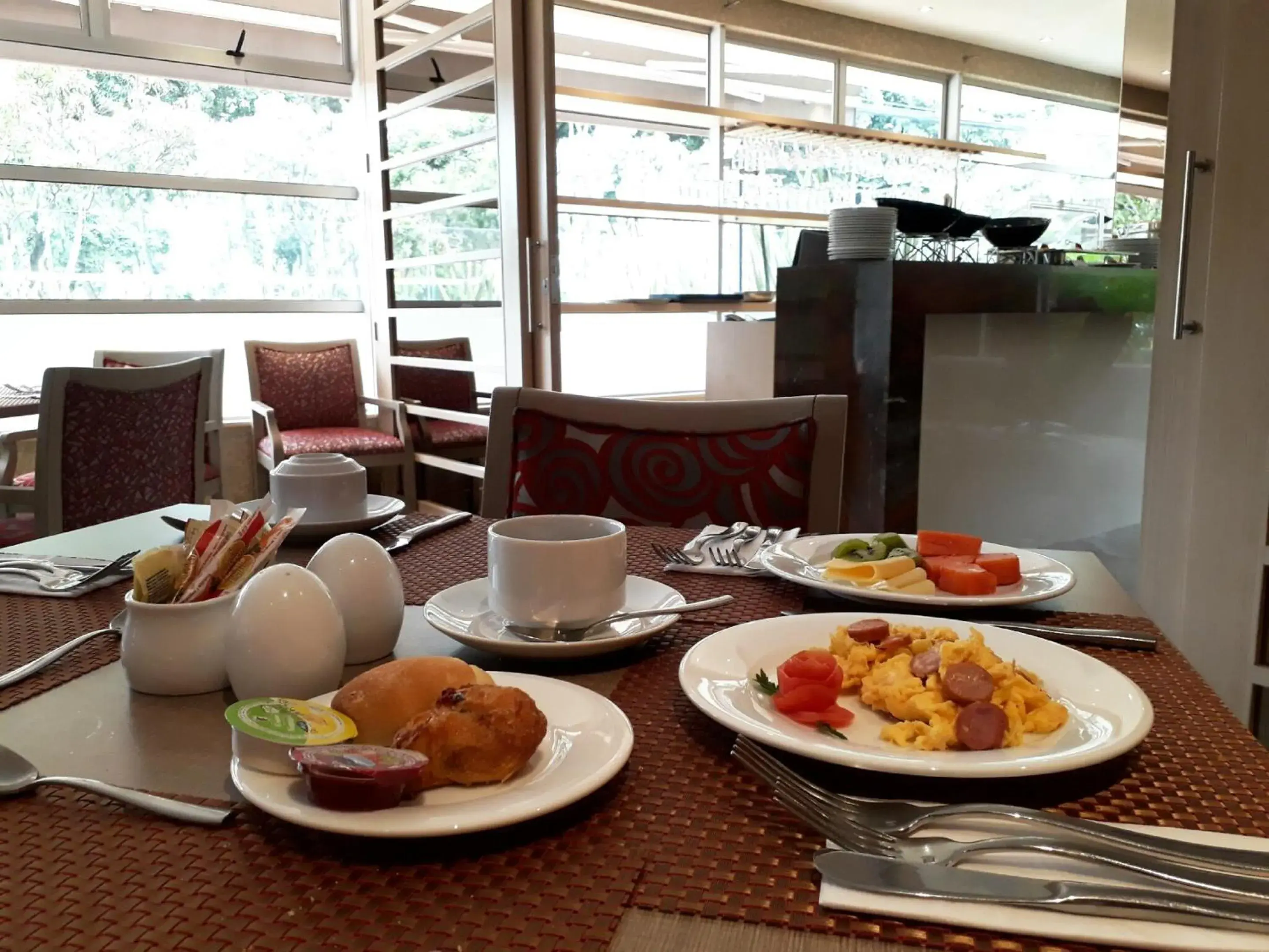 Buffet breakfast in Hotel Plaza Suites Buffet breakfast in Hotel Plaza Suites