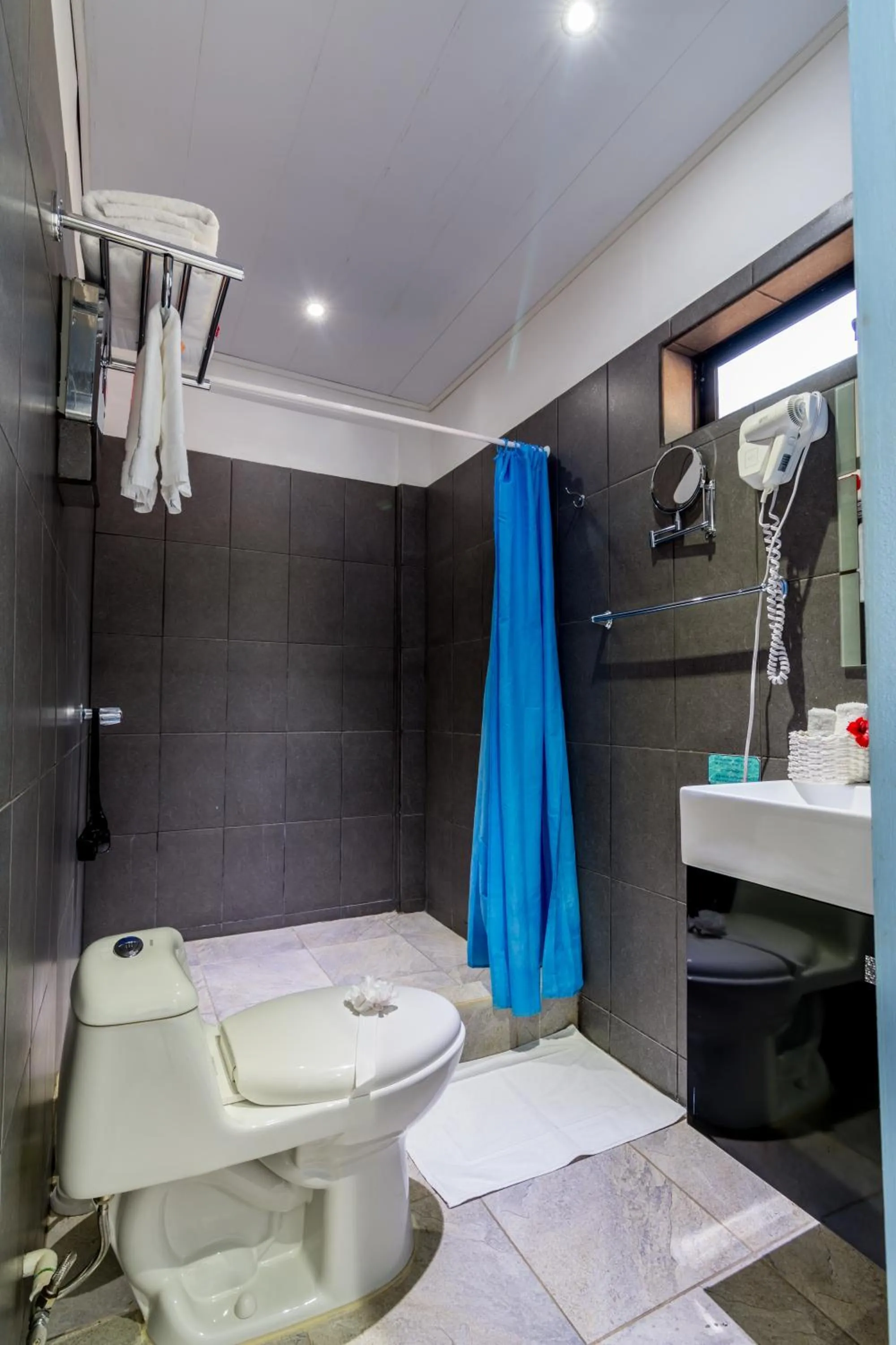 Shower in CLUB IBIZA - Party Hotel & Beach Club