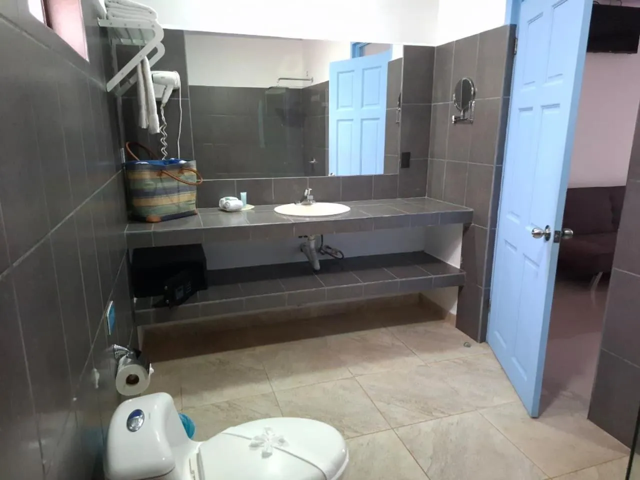 Shower in CLUB IBIZA - Party Hotel & Beach Club