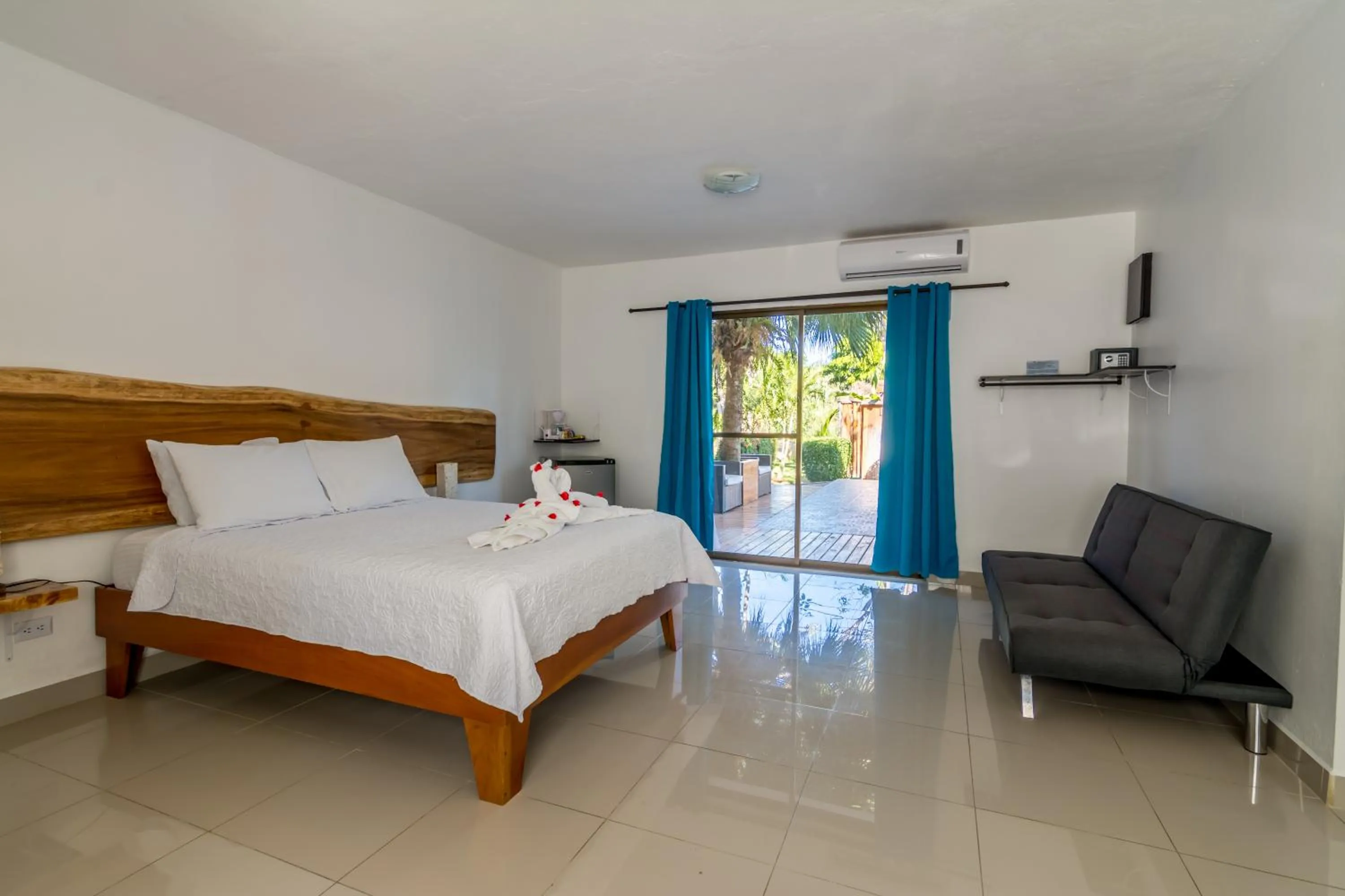 Bed in CLUB IBIZA - Party Hotel & Beach Club