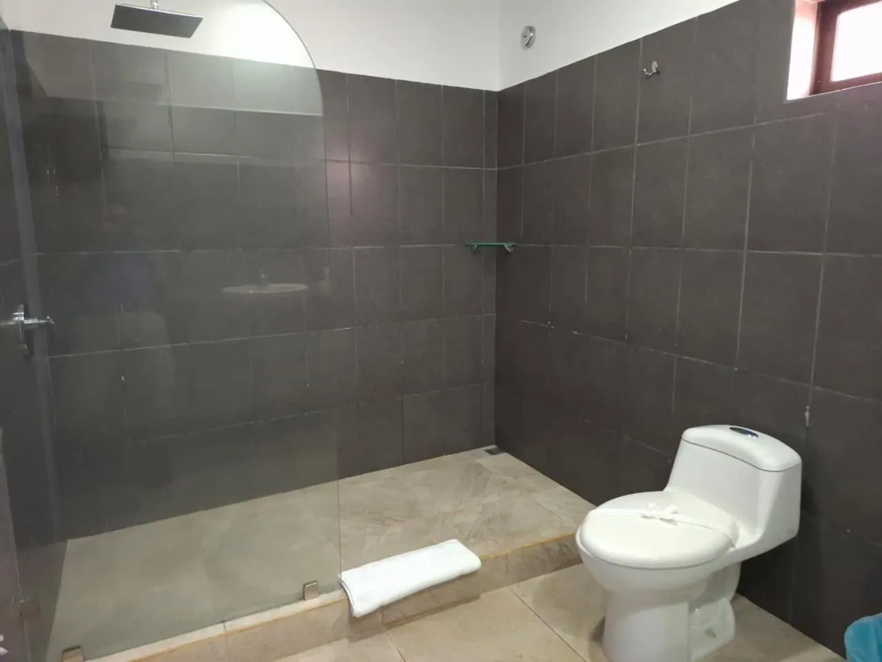 Shower in CLUB IBIZA - Party Hotel & Beach Club