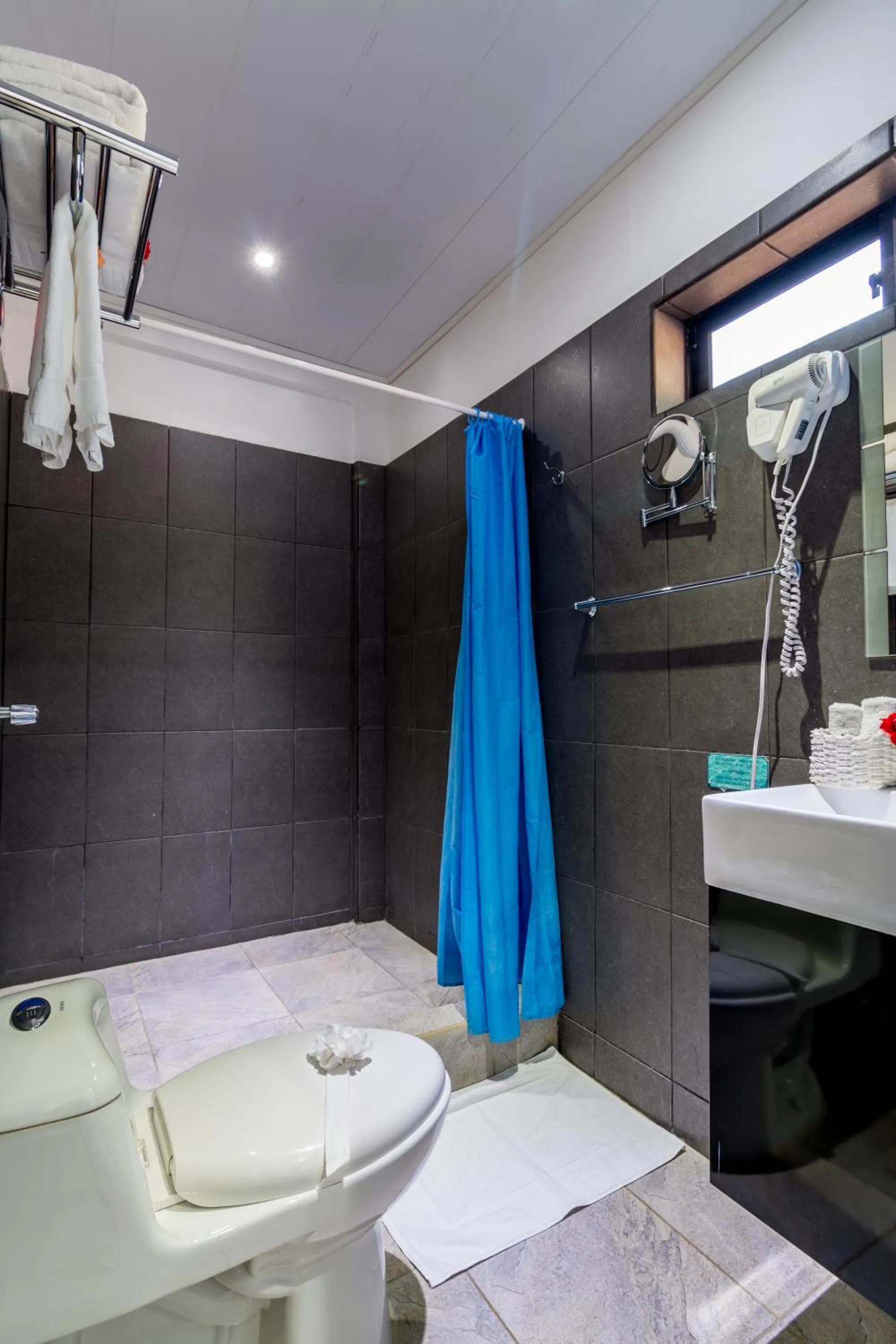 Shower in CLUB IBIZA - Party Hotel & Beach Club