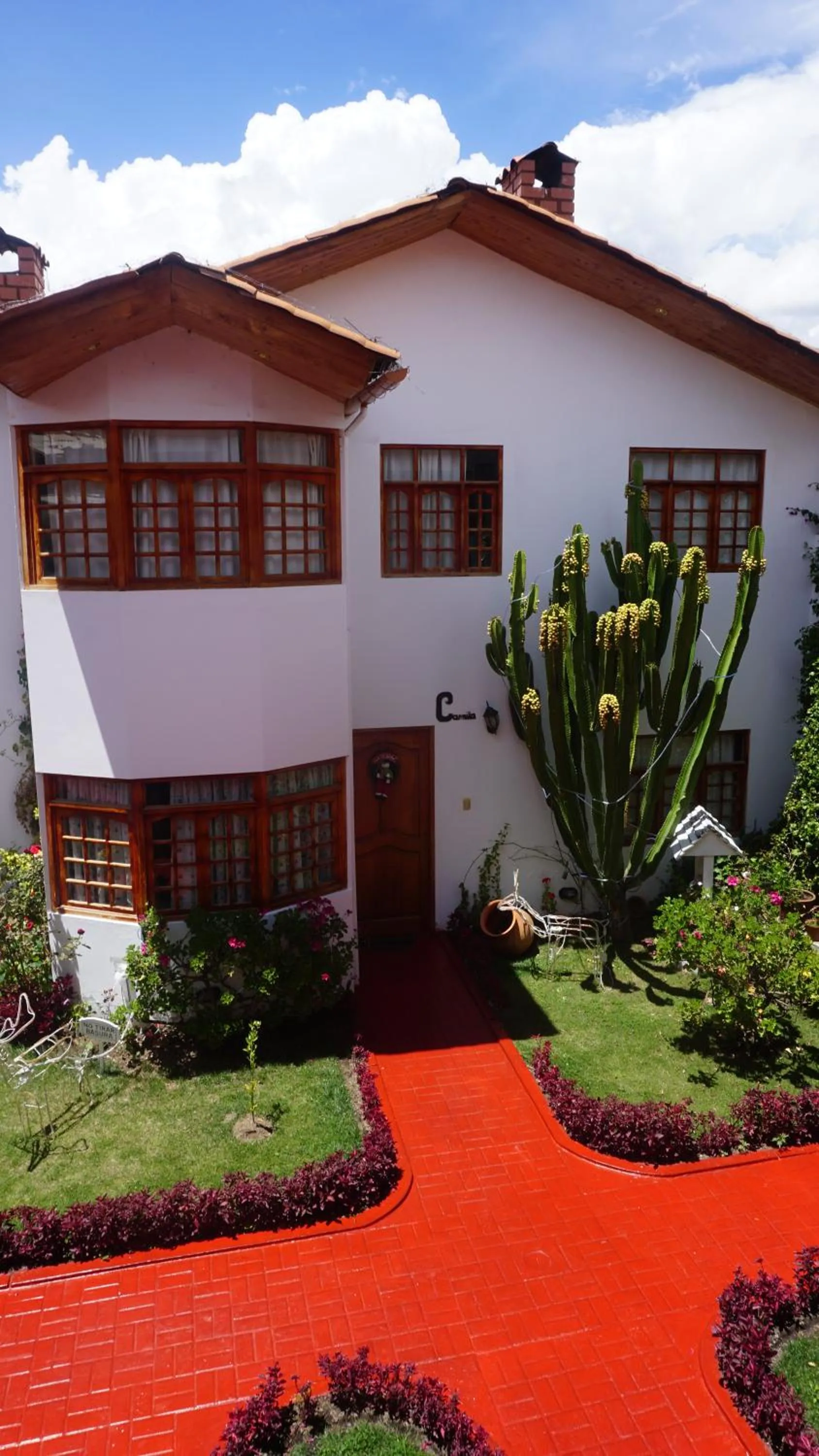 Property building in Hotel & Bungalows Villa Valencia