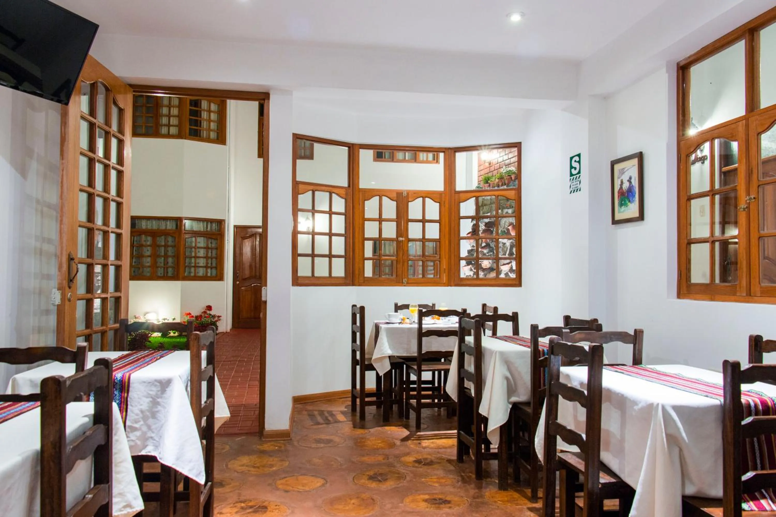 Restaurant/places to eat in Hotel & Bungalows Villa Valencia