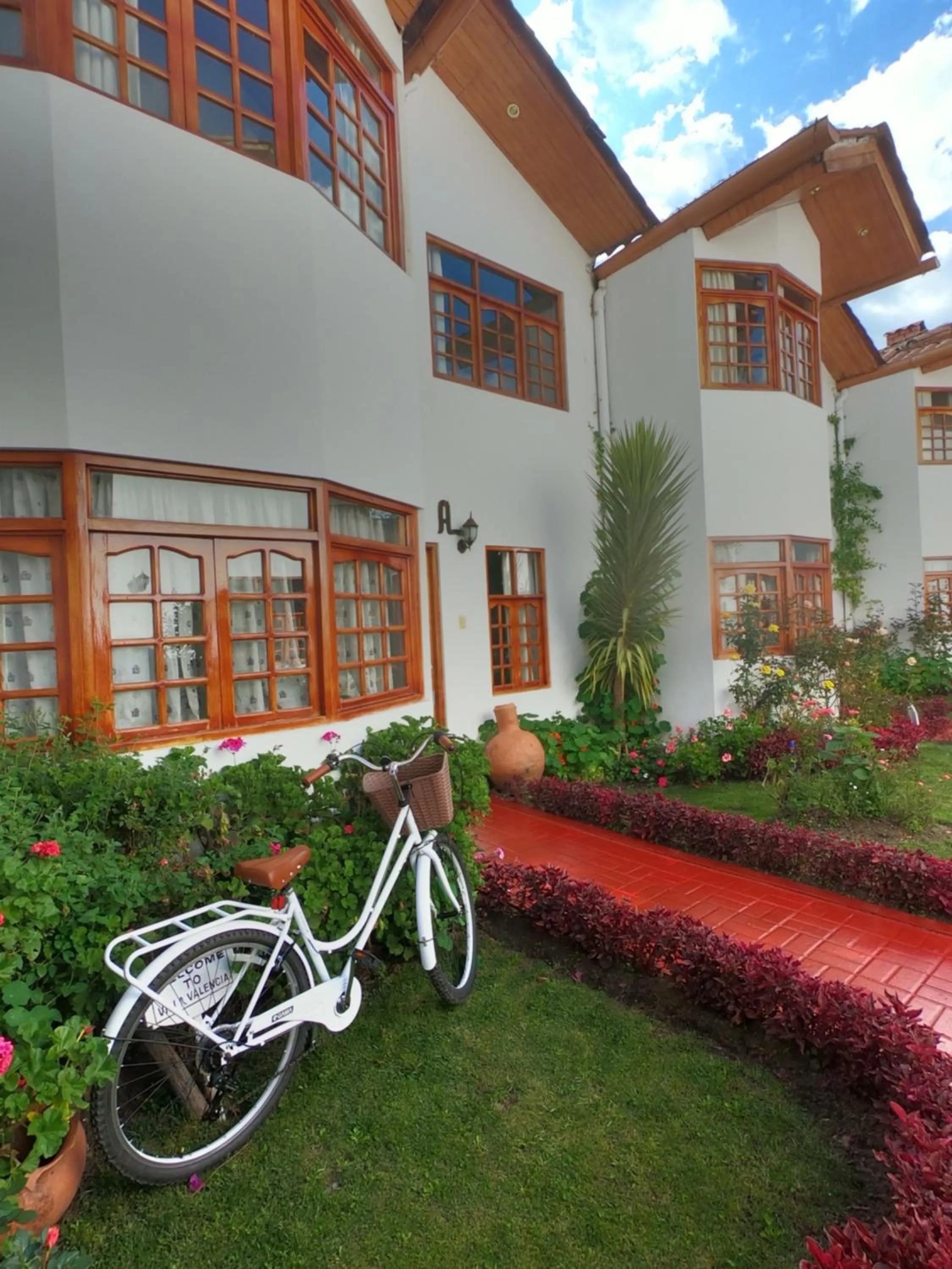 Hotel & Bungalows Villa Valencia