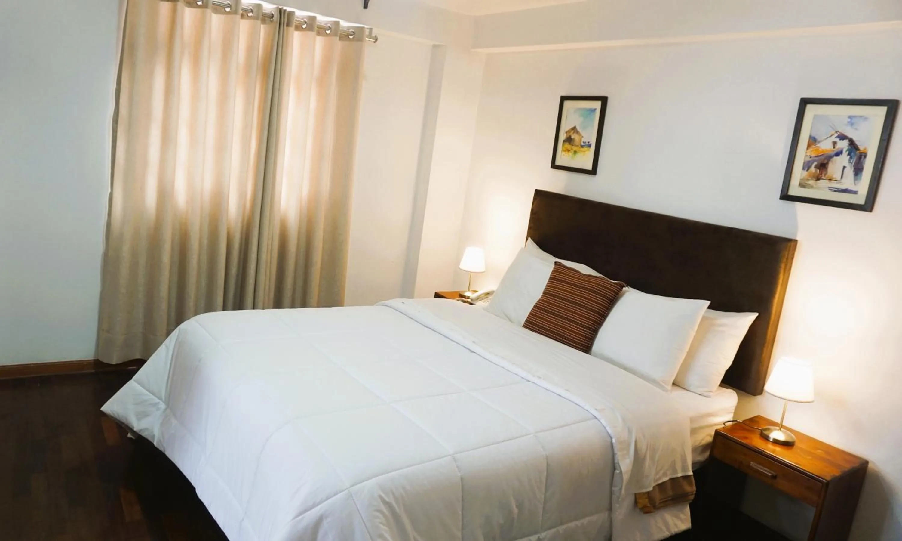 Bedroom, Bed in Hotel & Bungalows Villa Valencia