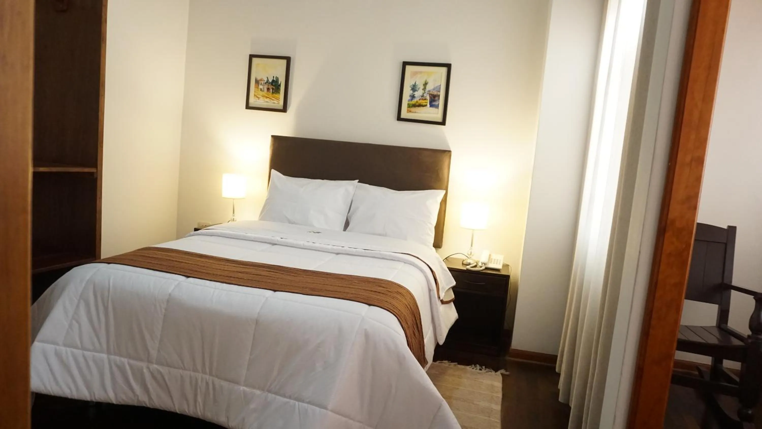 Bed in Hotel & Bungalows Villa Valencia