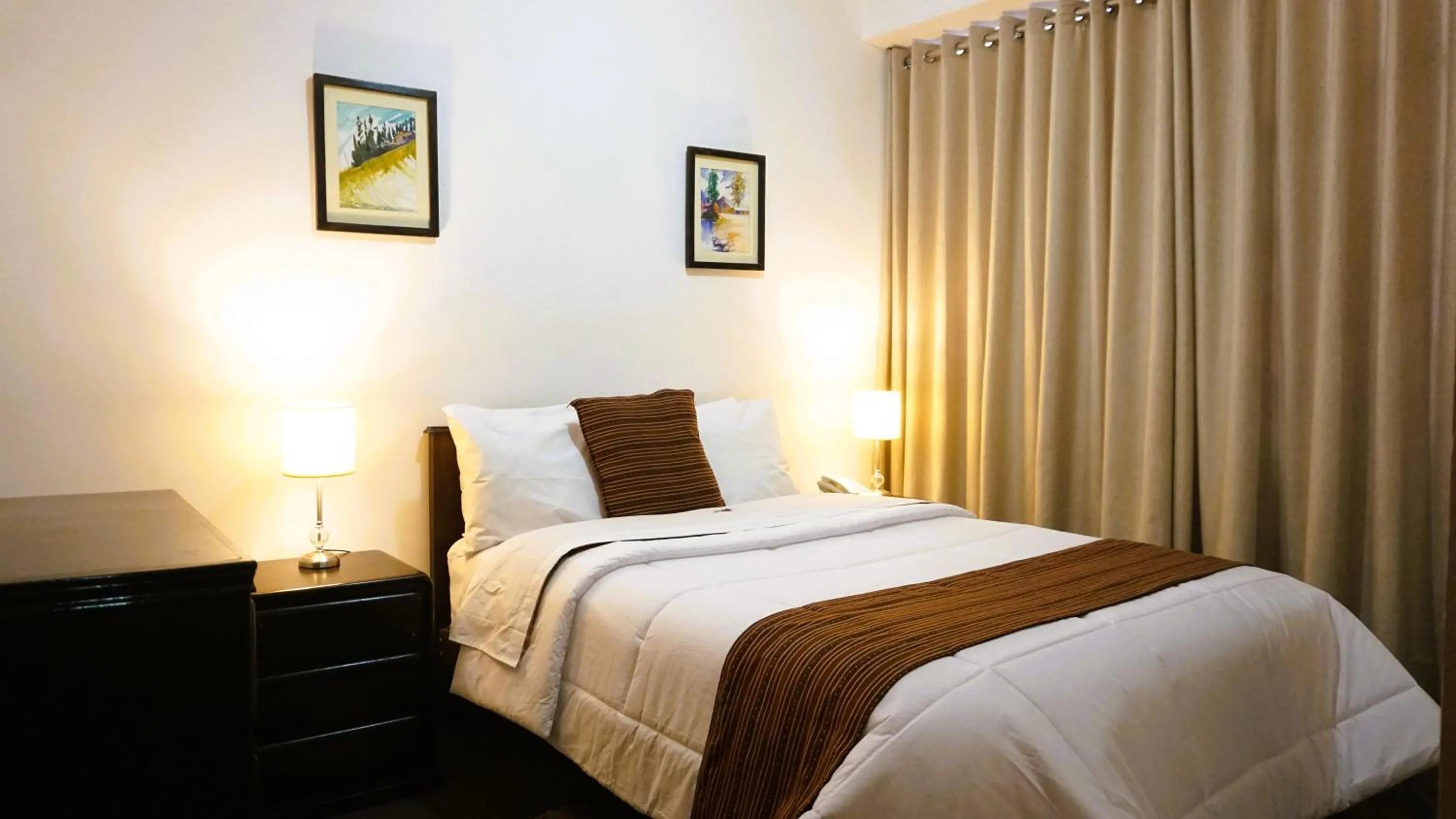 Bed in Hotel & Bungalows Villa Valencia