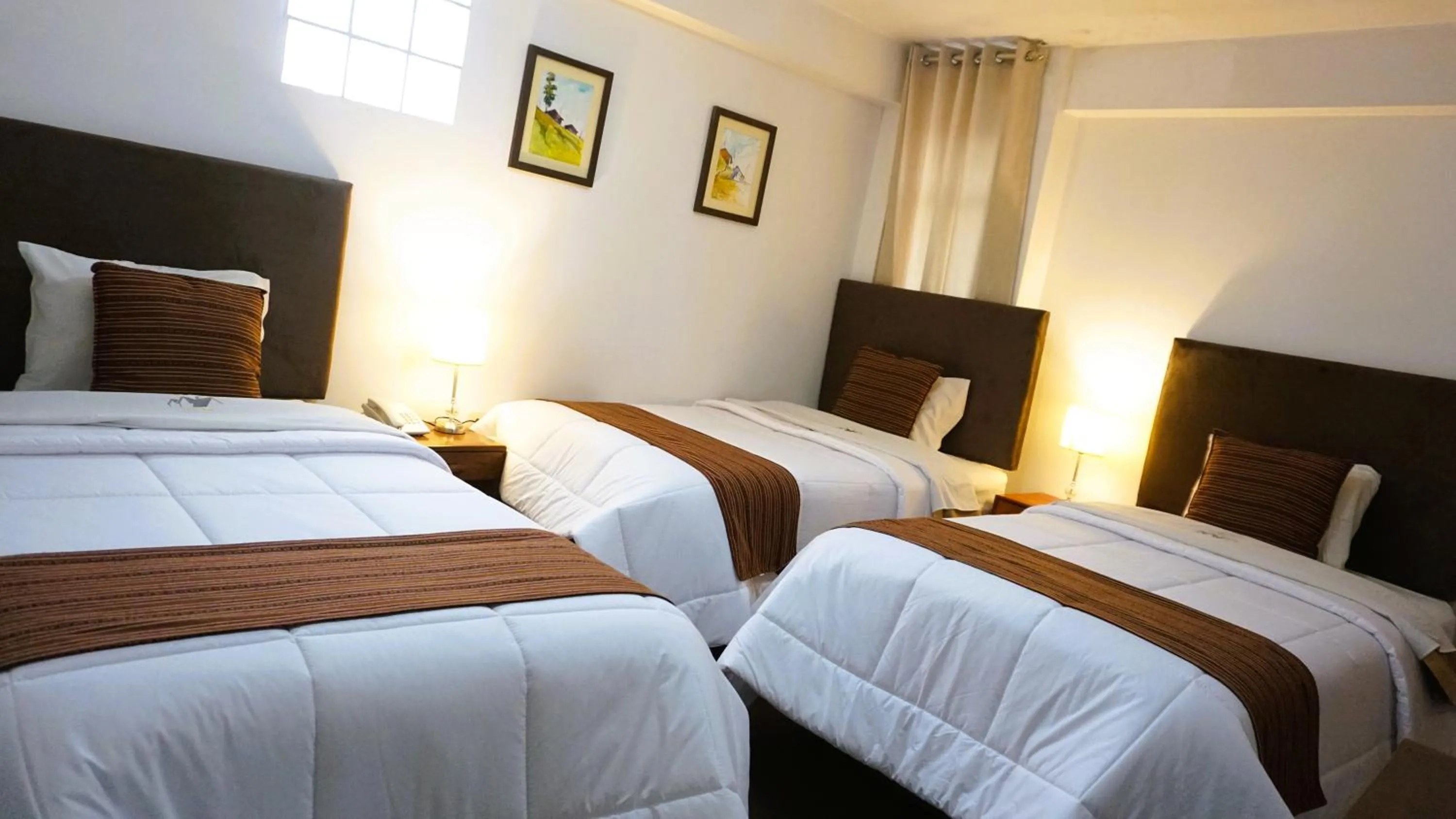Bedroom, Bed in Hotel & Bungalows Villa Valencia