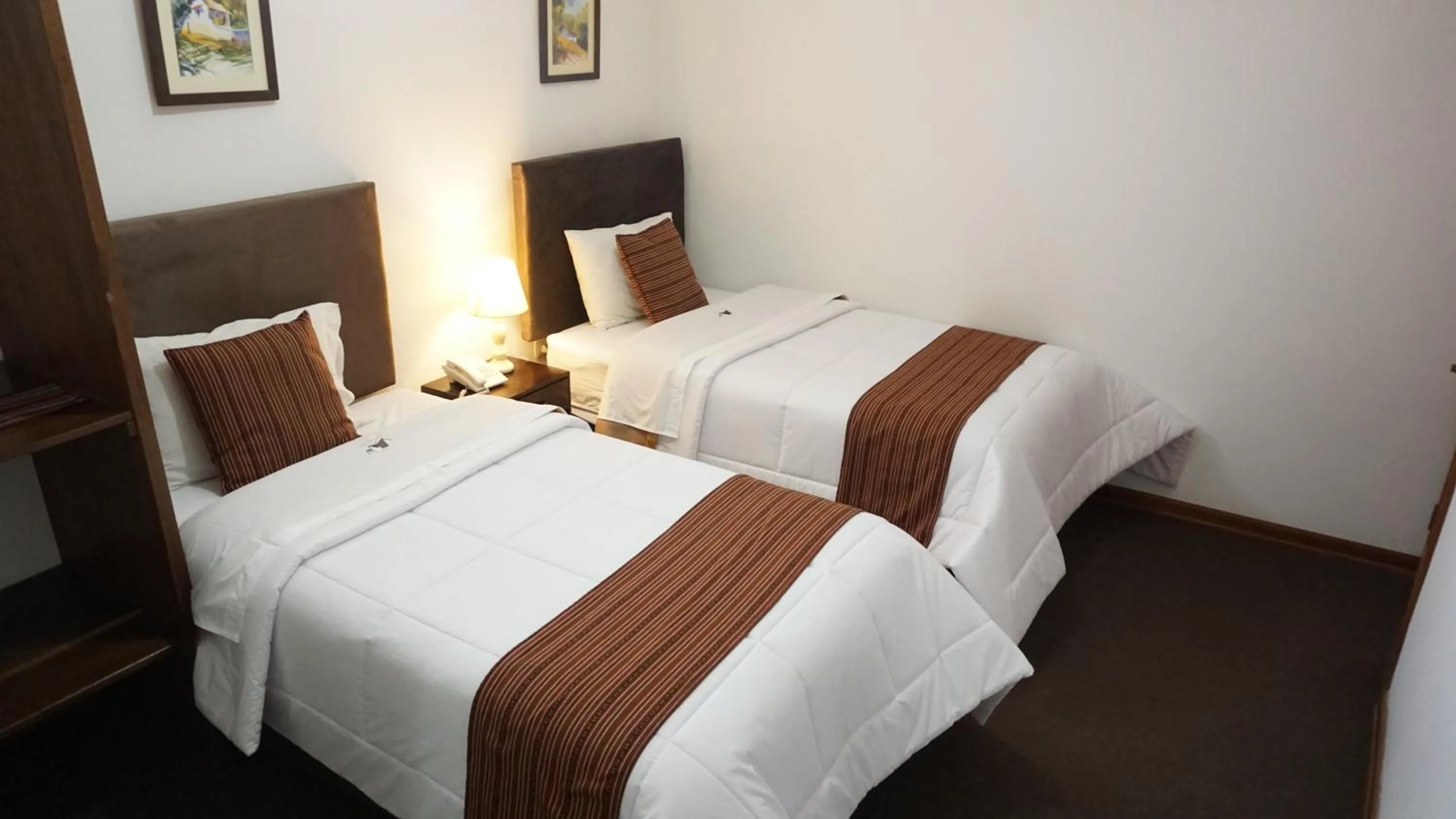 Bed in Hotel & Bungalows Villa Valencia