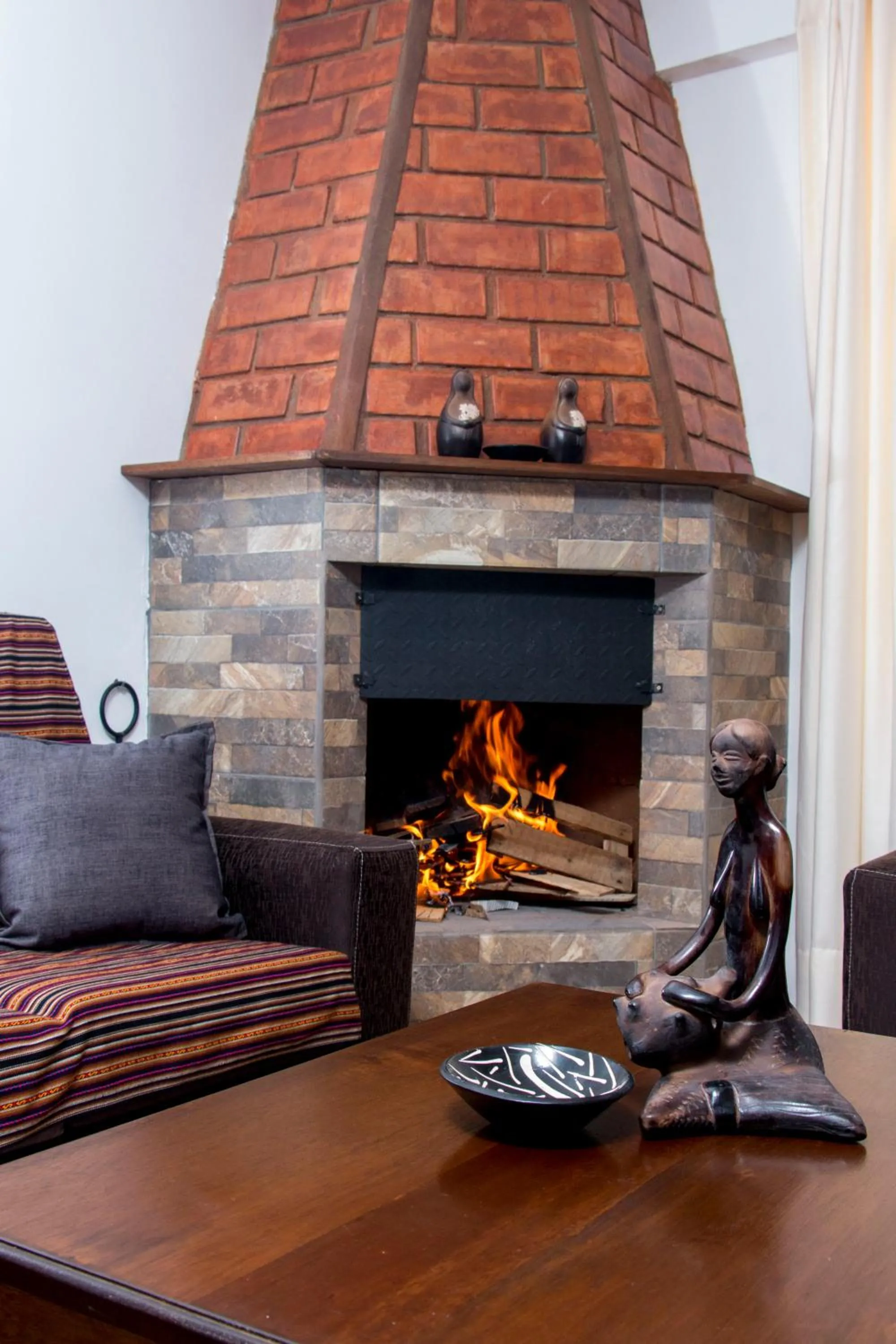 Communal lounge/ TV room in Hotel & Bungalows Villa Valencia