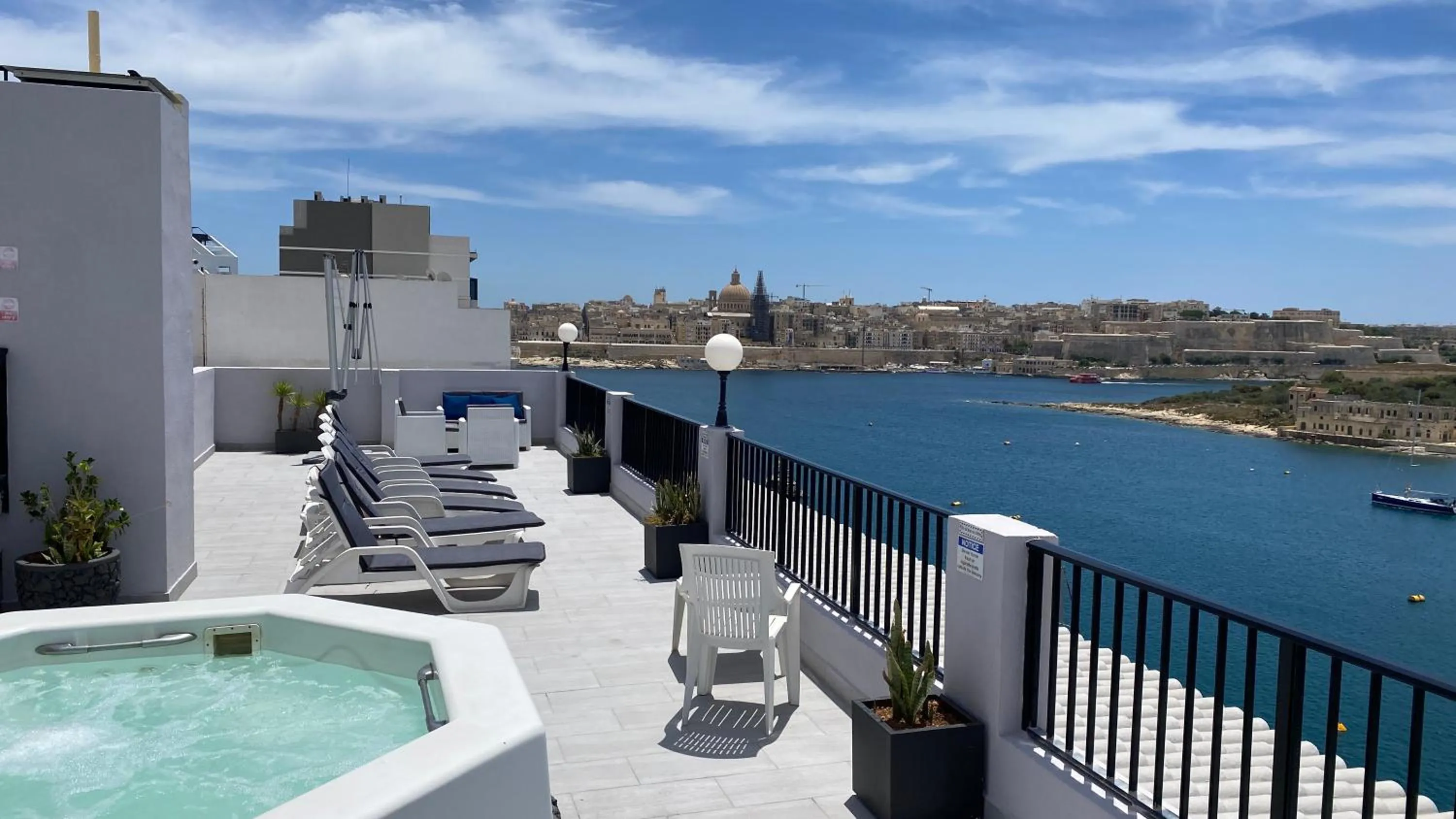 Property building in Sliema Marina Hotel