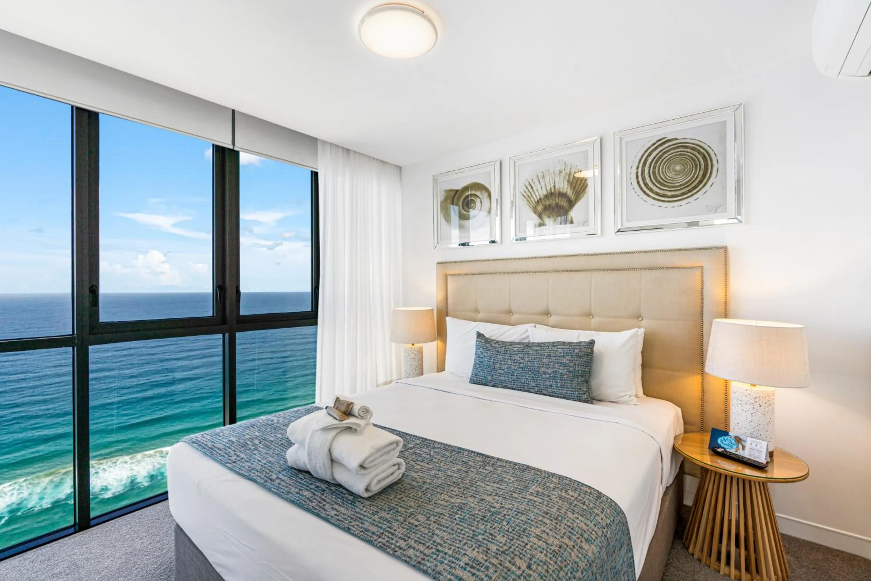 Bedroom, Bed in Rhapsody Resort - Official