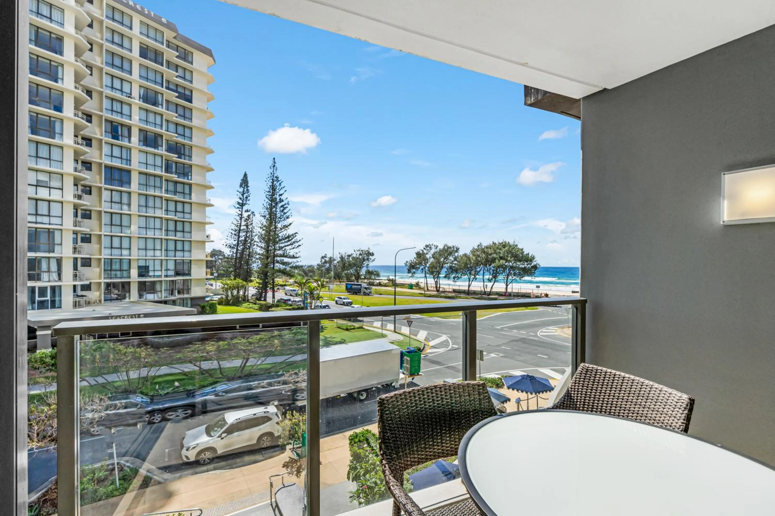 Day in Rhapsody Resort - Official