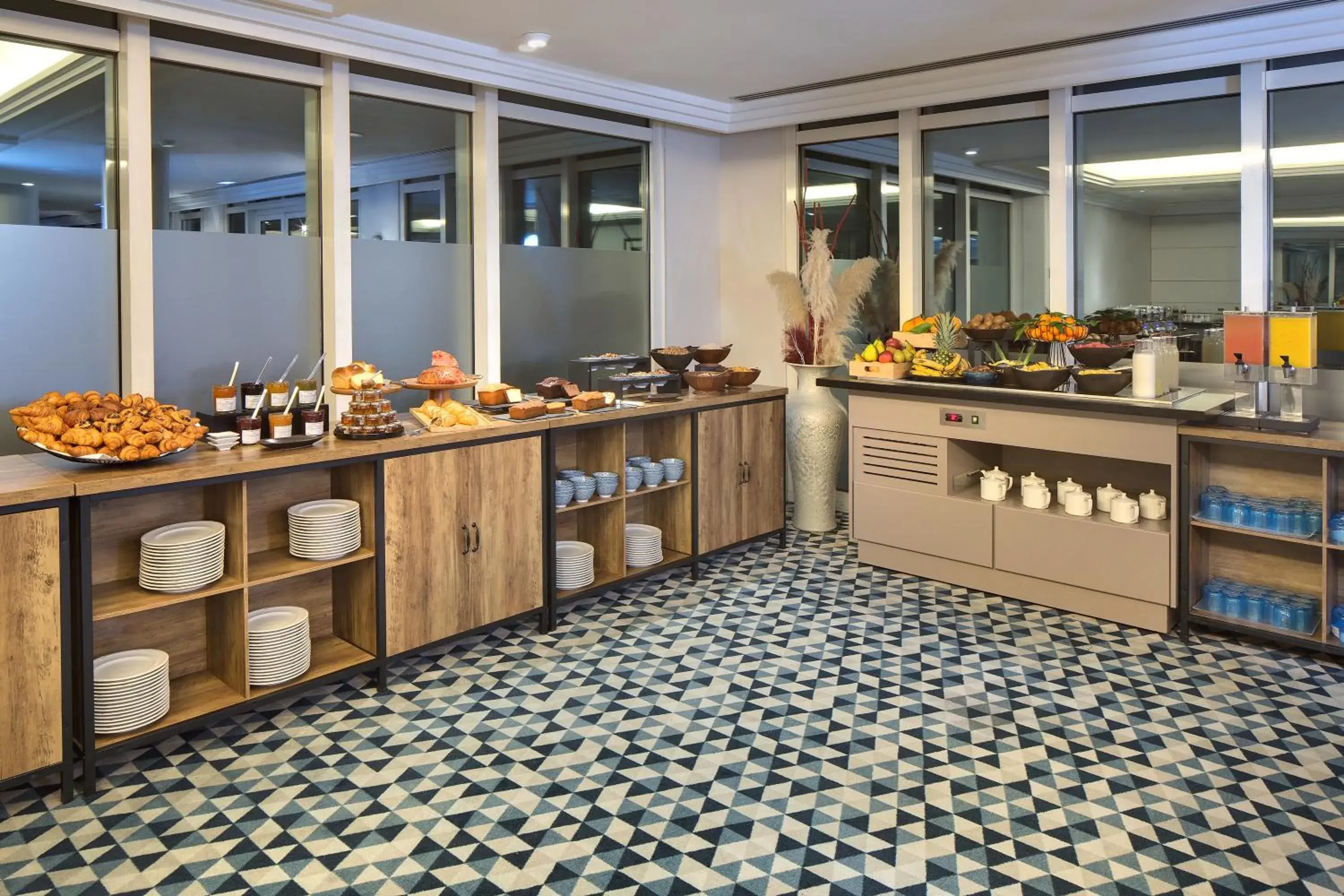 Breakfast in Célestins Spa Thermal & Hôtel by Vy Resort Breakfast in Célestins Spa Thermal & Hôtel by Vy Resort