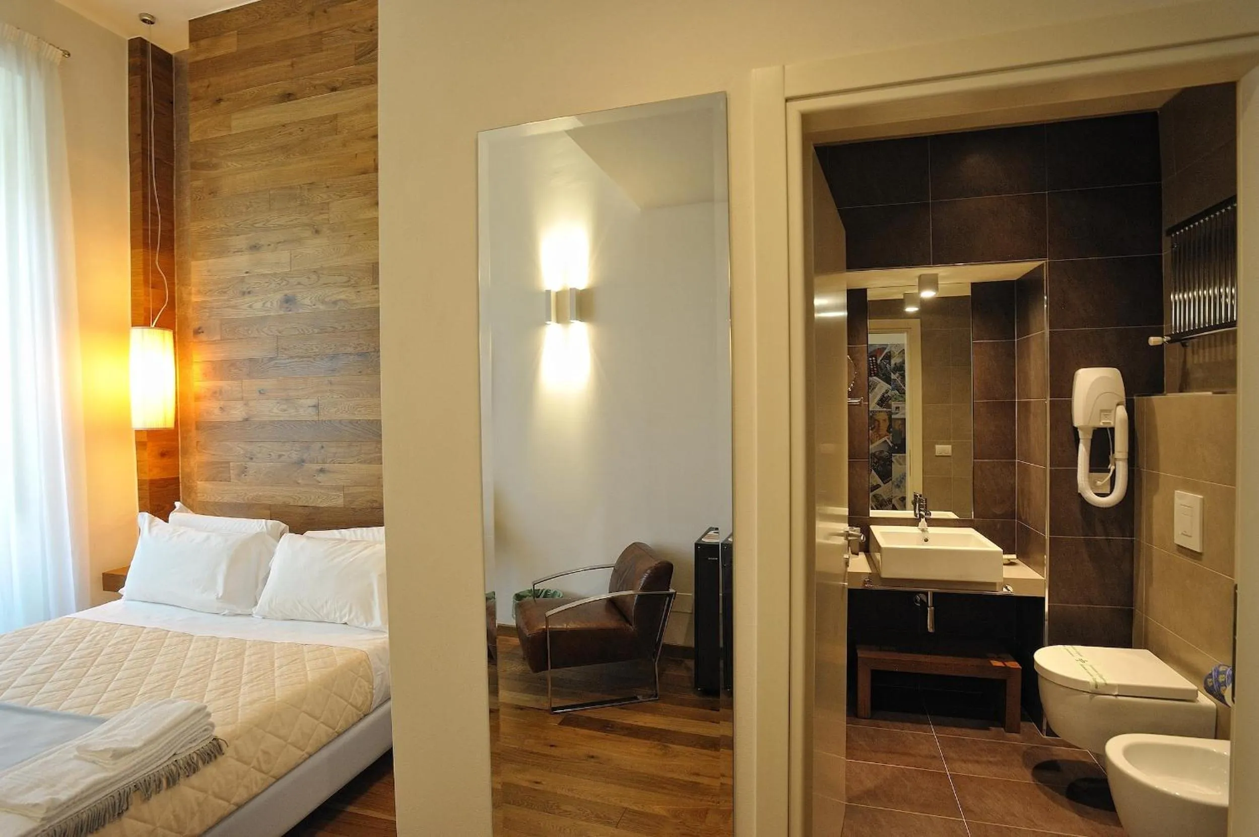 Photo of the whole room, Bed in Luxury B&B La Dimora Degli Angeli