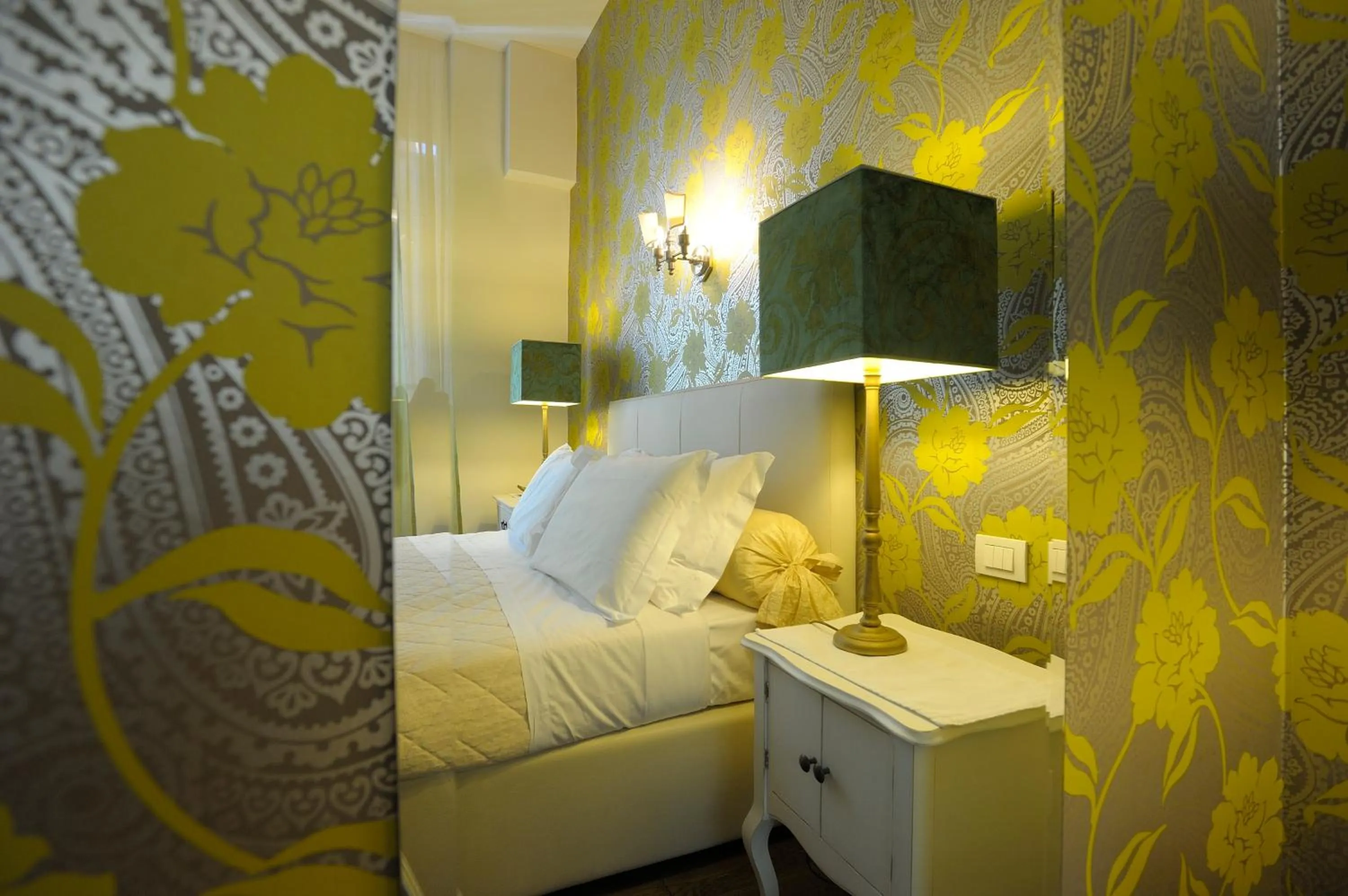 Photo of the whole room, Bed in Luxury B&B La Dimora Degli Angeli