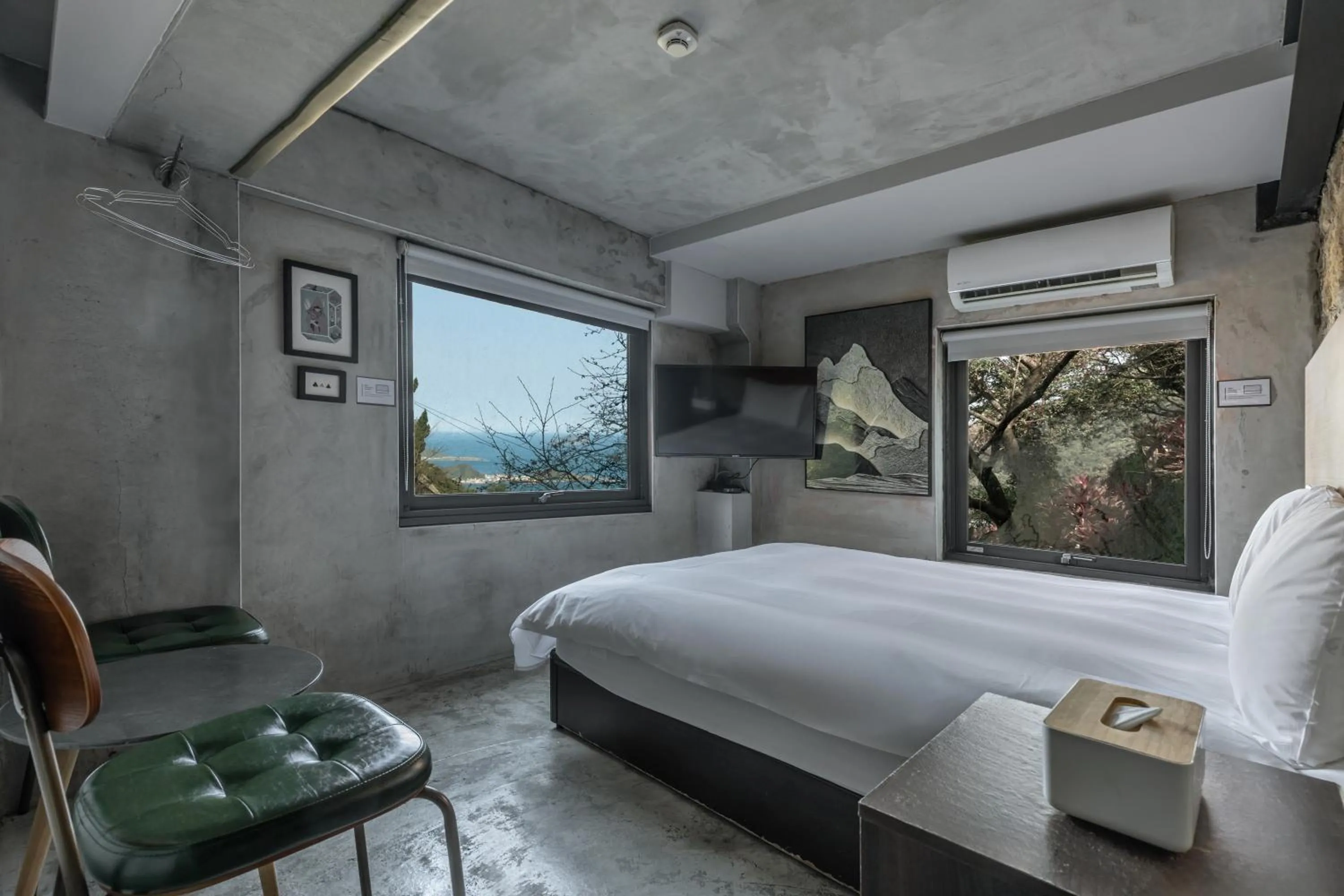 Photo of the whole room, Bed in Jiufen Ore Inn