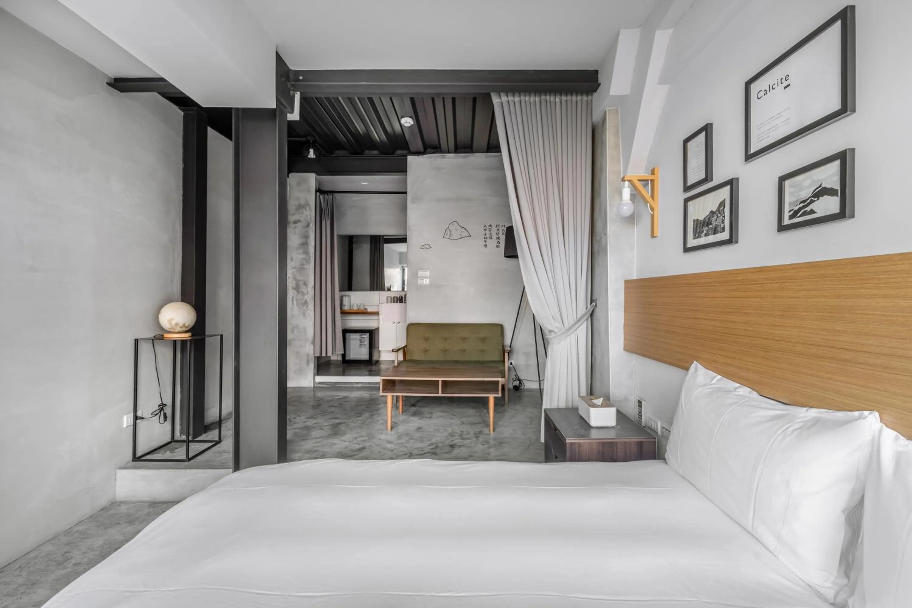 Photo of the whole room, Bed in Jiufen Ore Inn