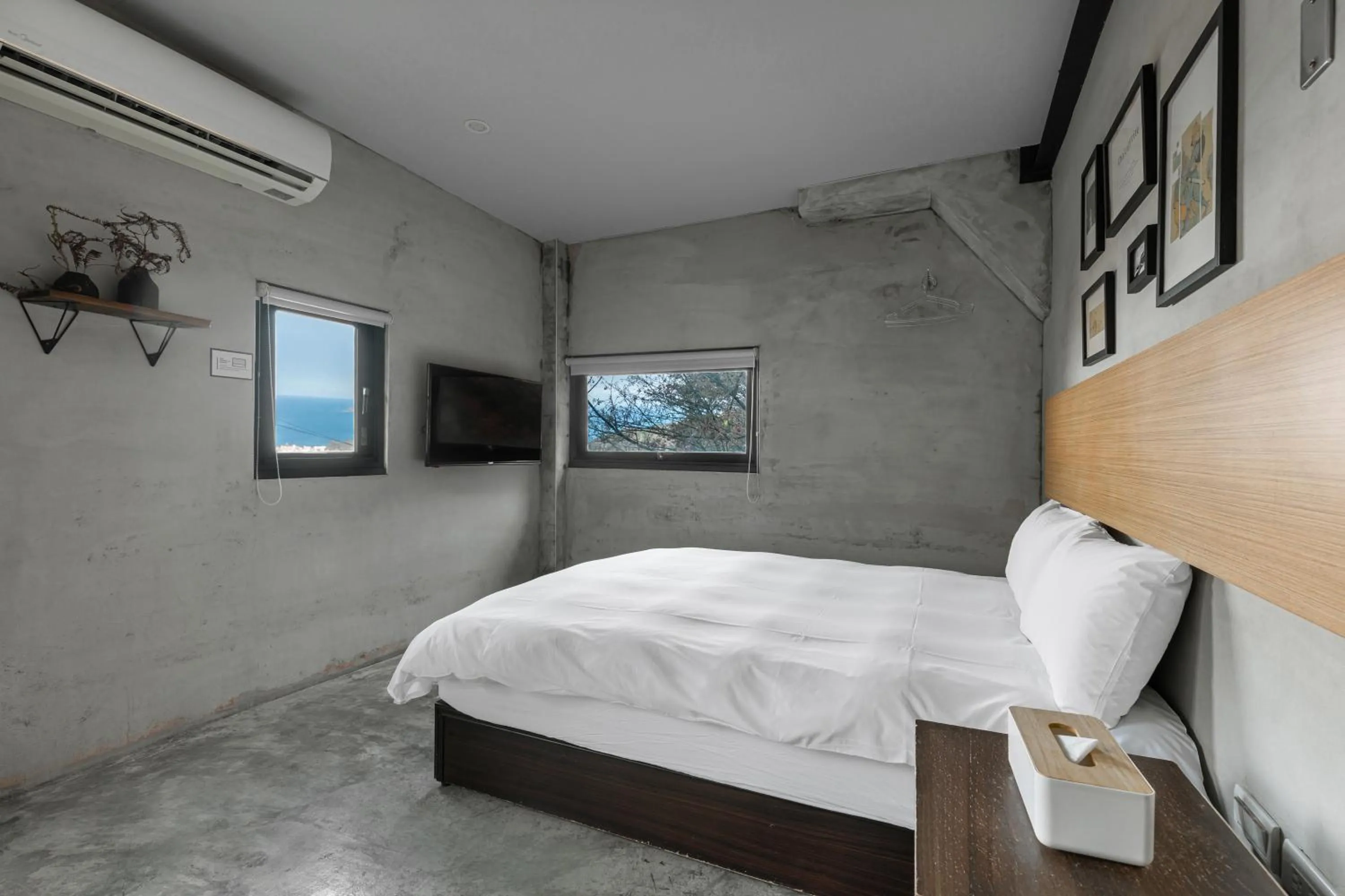 Photo of the whole room, Bed in Jiufen Ore Inn