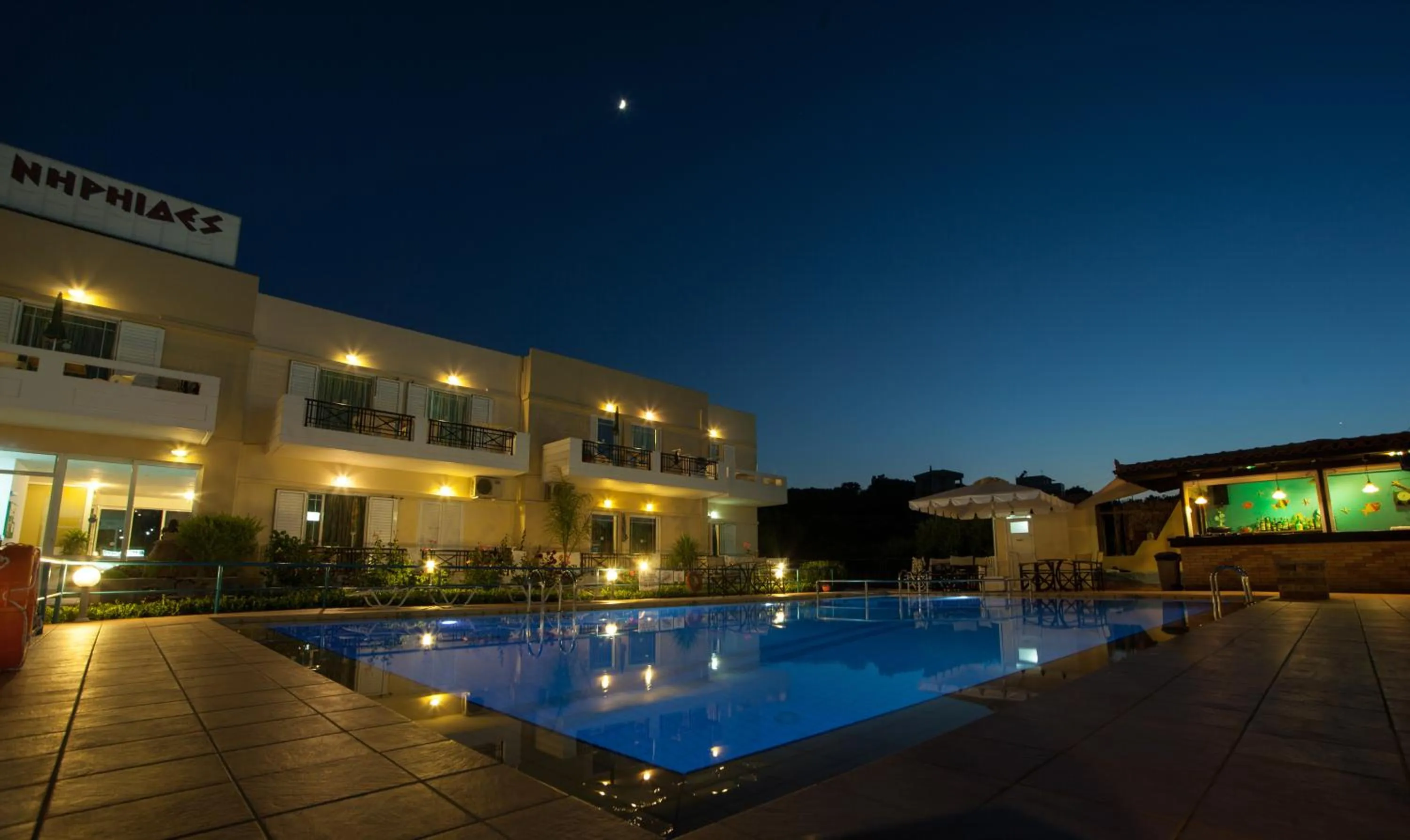 Facade/entrance in Niriides