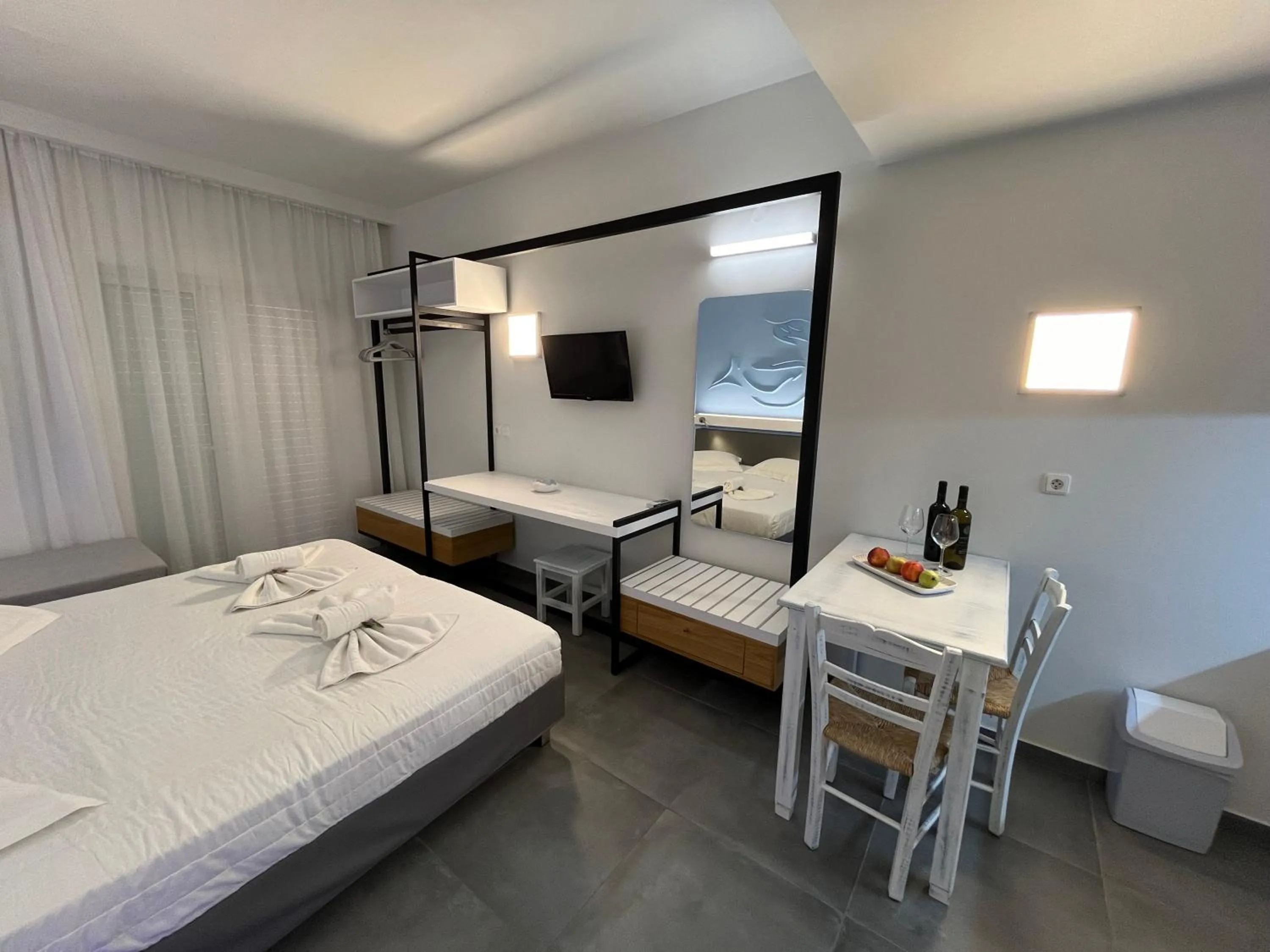 Photo of the whole room, Bed in Niriides