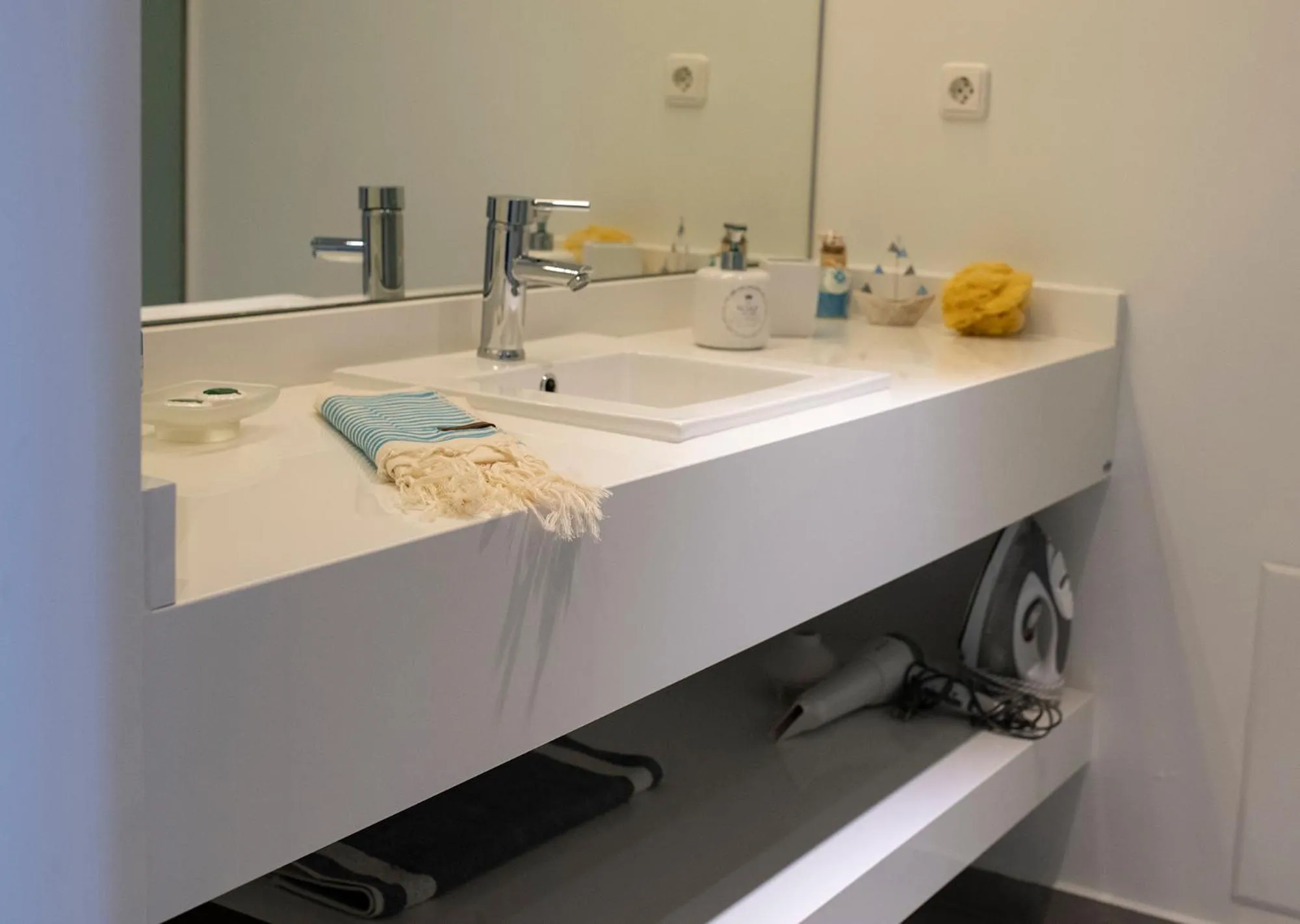 Bathroom in Niriides