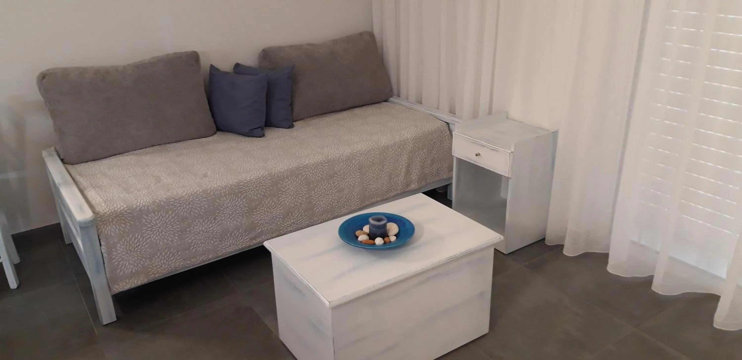 Living room, Bed in Niriides