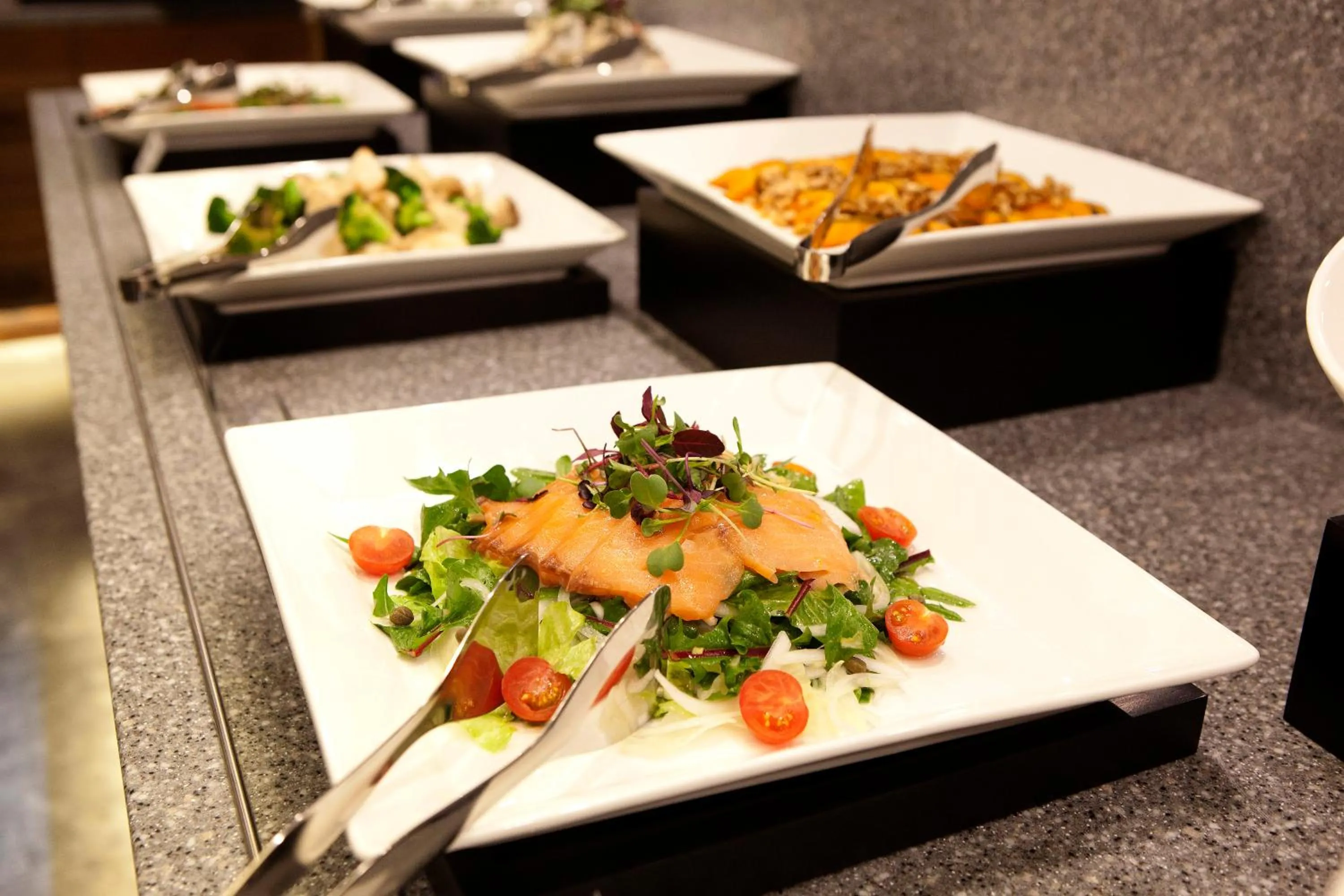 Restaurant/places to eat in S Stay Dongtan Hotel