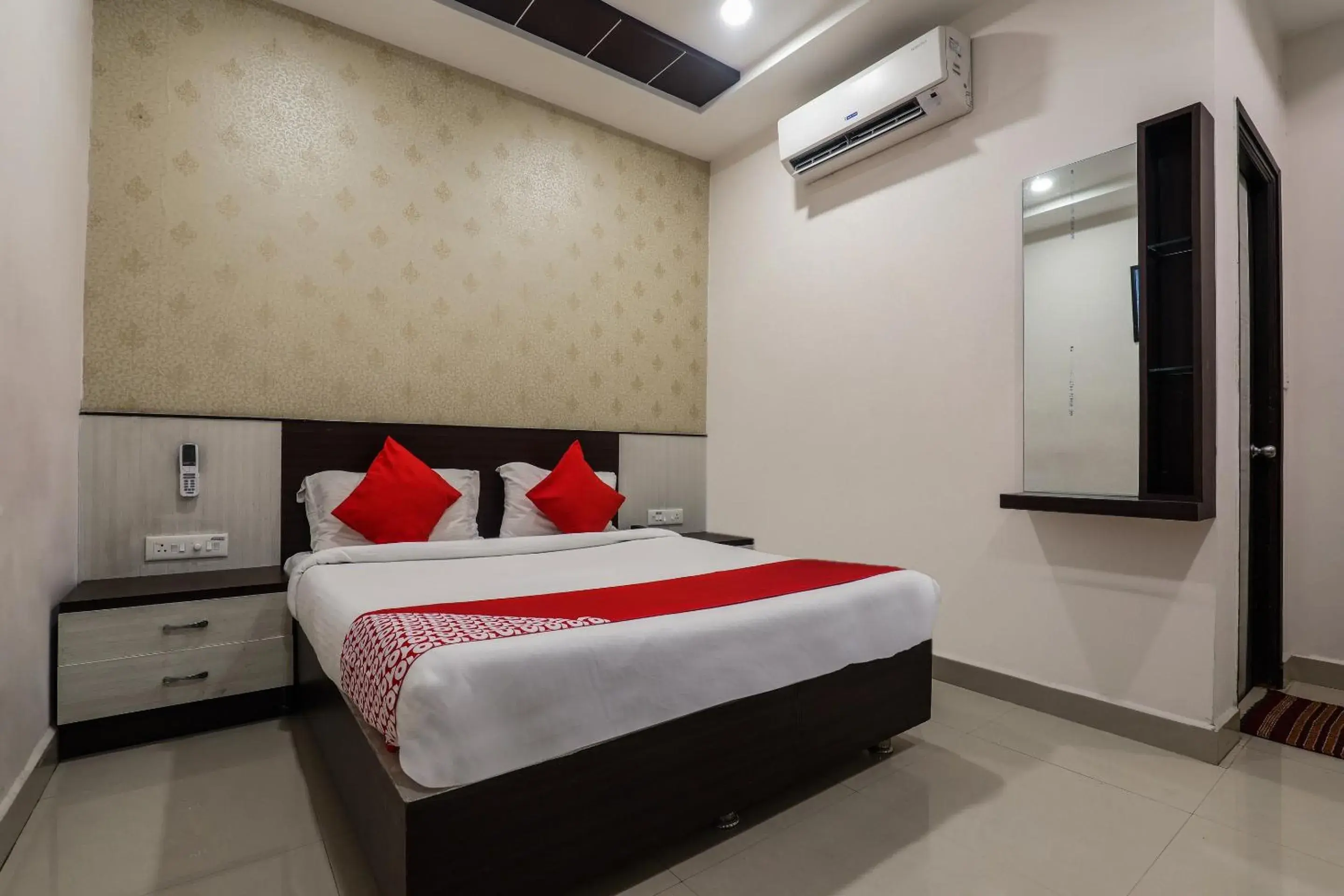 Bedroom, Bed in Super Hotel O Ssr Luxury Rooms Bedroom, Bed in Super Hotel O Ssr Luxury Rooms
