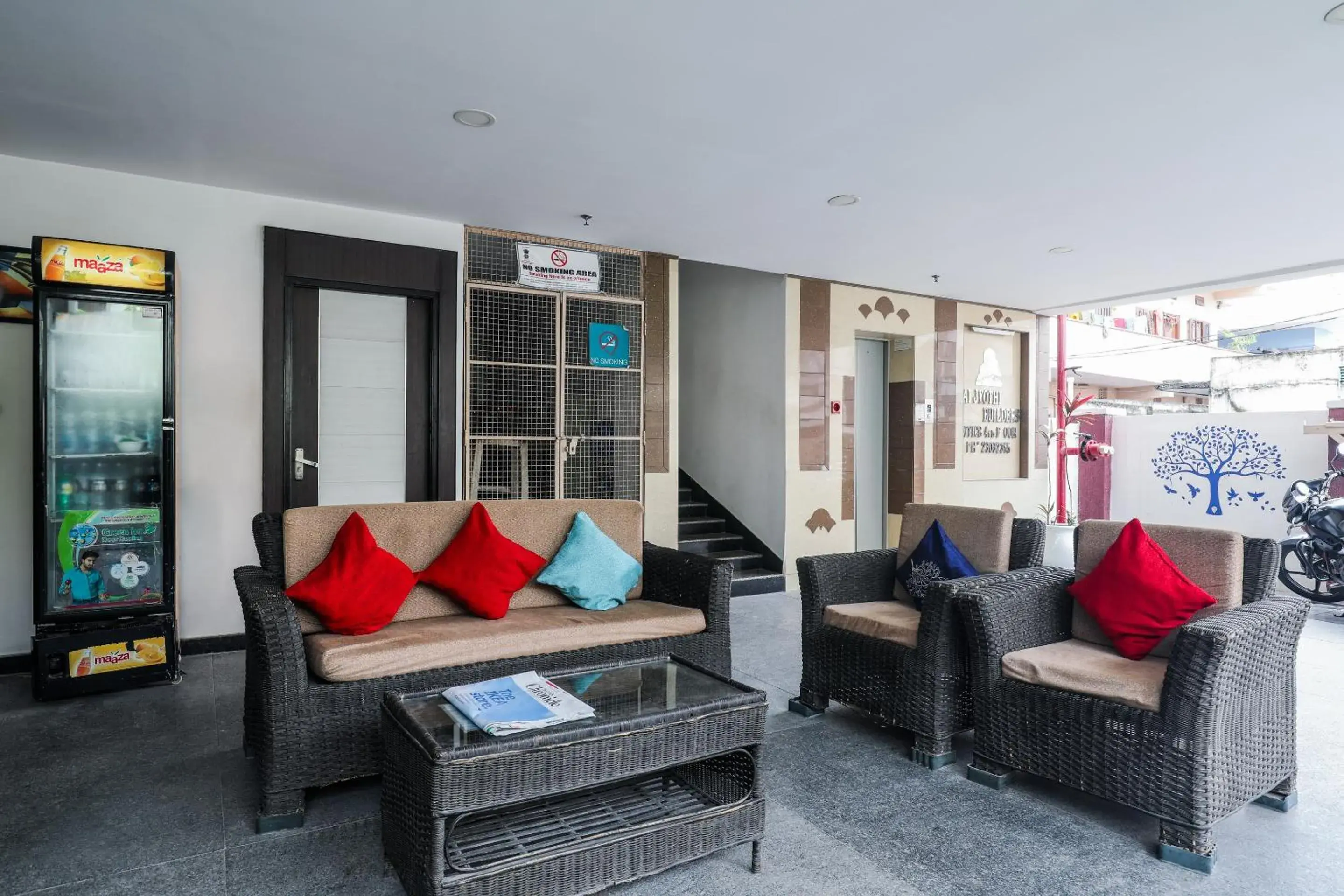 Lobby or reception in Super Hotel O Ssr Luxury Rooms Lobby or reception in Super Hotel O Ssr Luxury Rooms