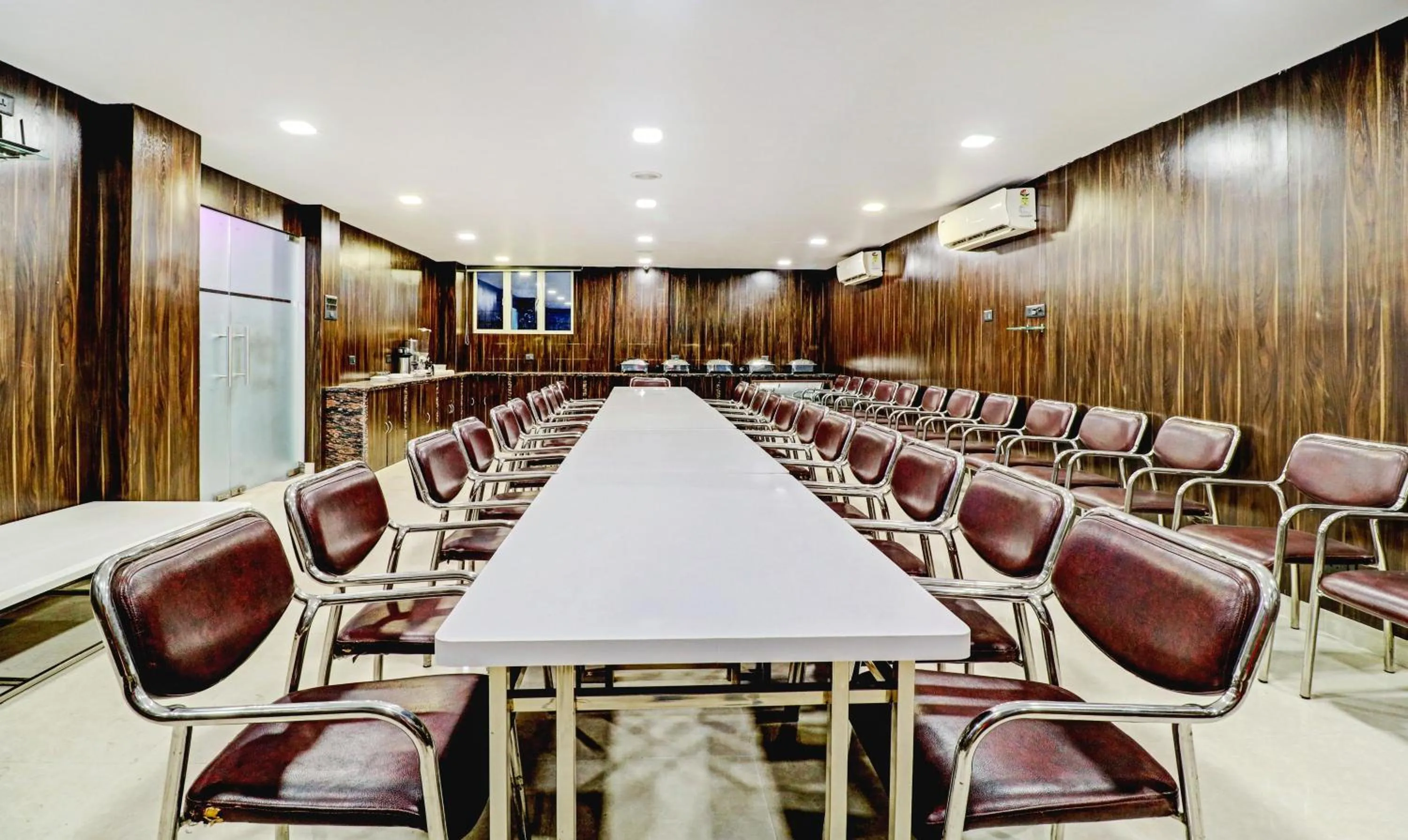 Meeting/conference room in Treebo Orion Sapphire, Beck Bagan