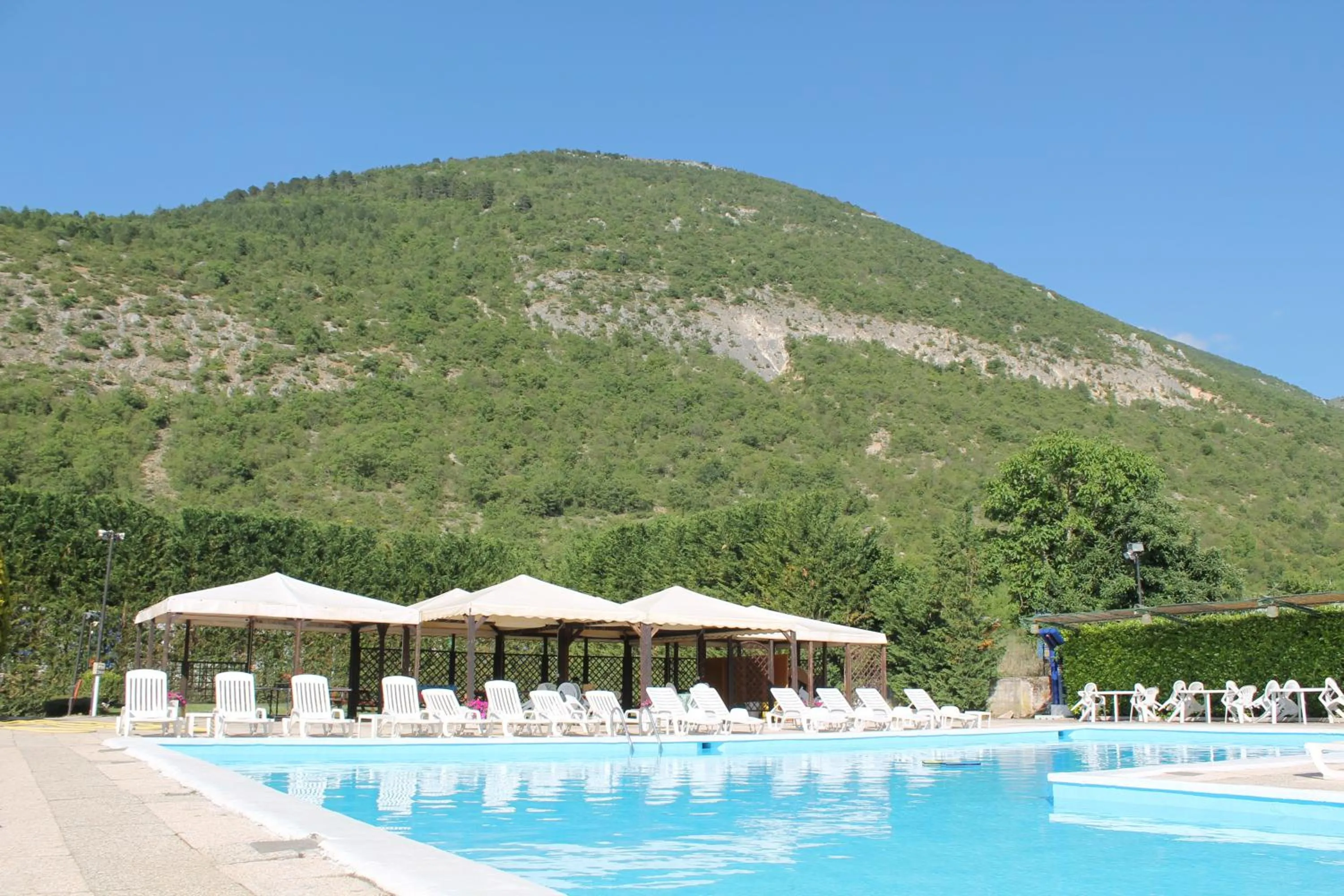 Swimming pool in FILIPPONE HOTEL&RISTORANTE
