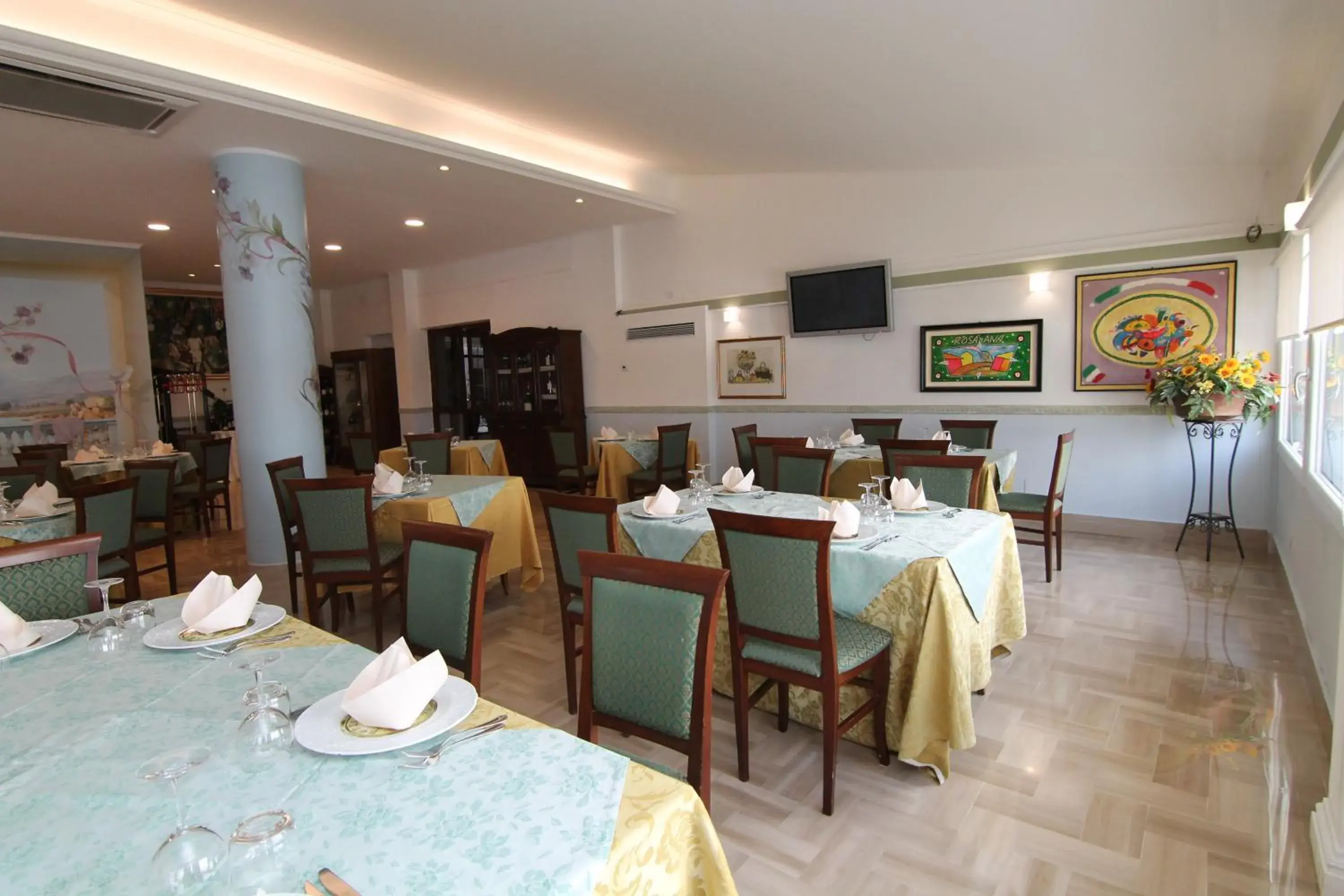 Restaurant/places to eat in FILIPPONE HOTEL&RISTORANTE Restaurant/places to eat in FILIPPONE HOTEL&RISTORANTE