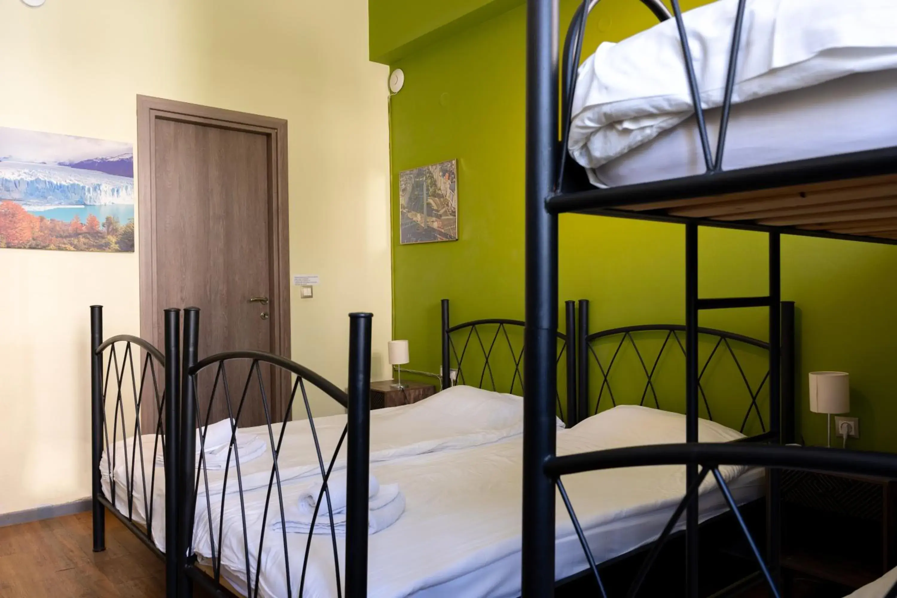 Bed in RentRooms Thessaloniki Bed in RentRooms Thessaloniki